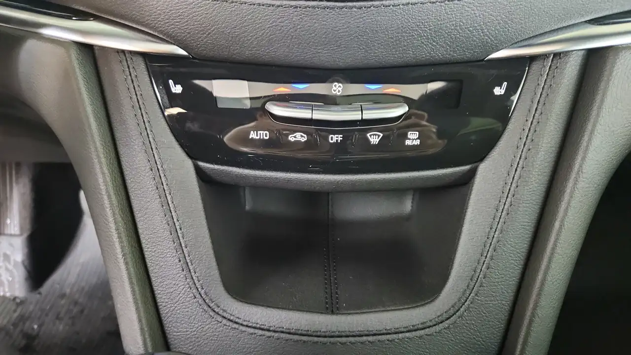 Cadillac XT5 снимка Cadillac XT5