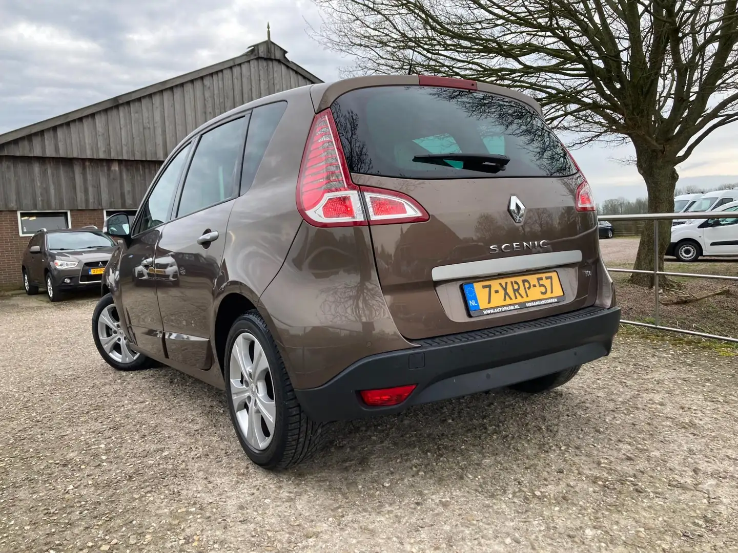Renault Scenic 1.4 TCe Dynamique | Clima + Cruise Nu voor 4.975,- Bruin - 2
