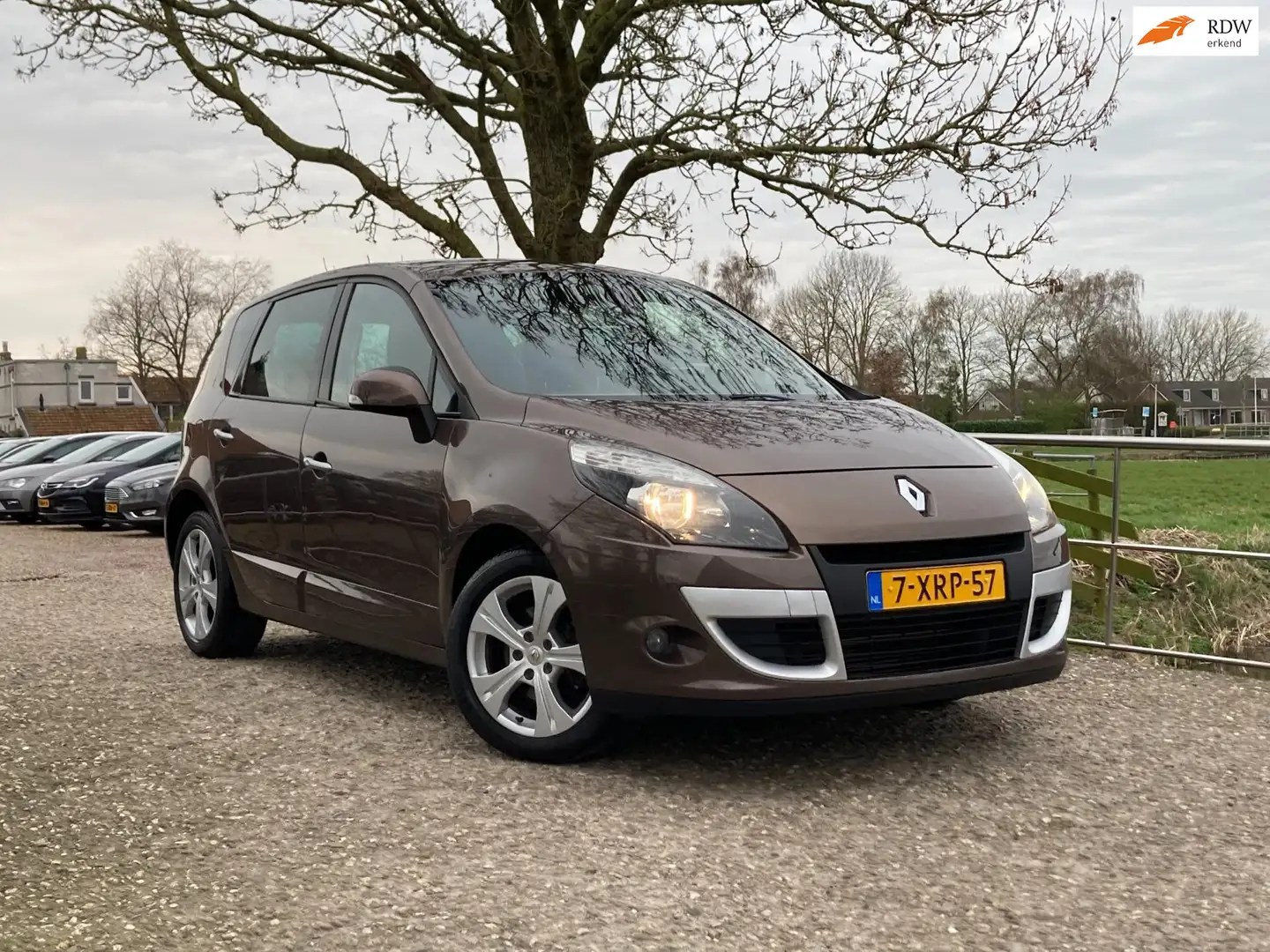 Renault Scenic 1.4 TCe Dynamique | Clima + Cruise Nu voor 4.975,- Bruin - 1