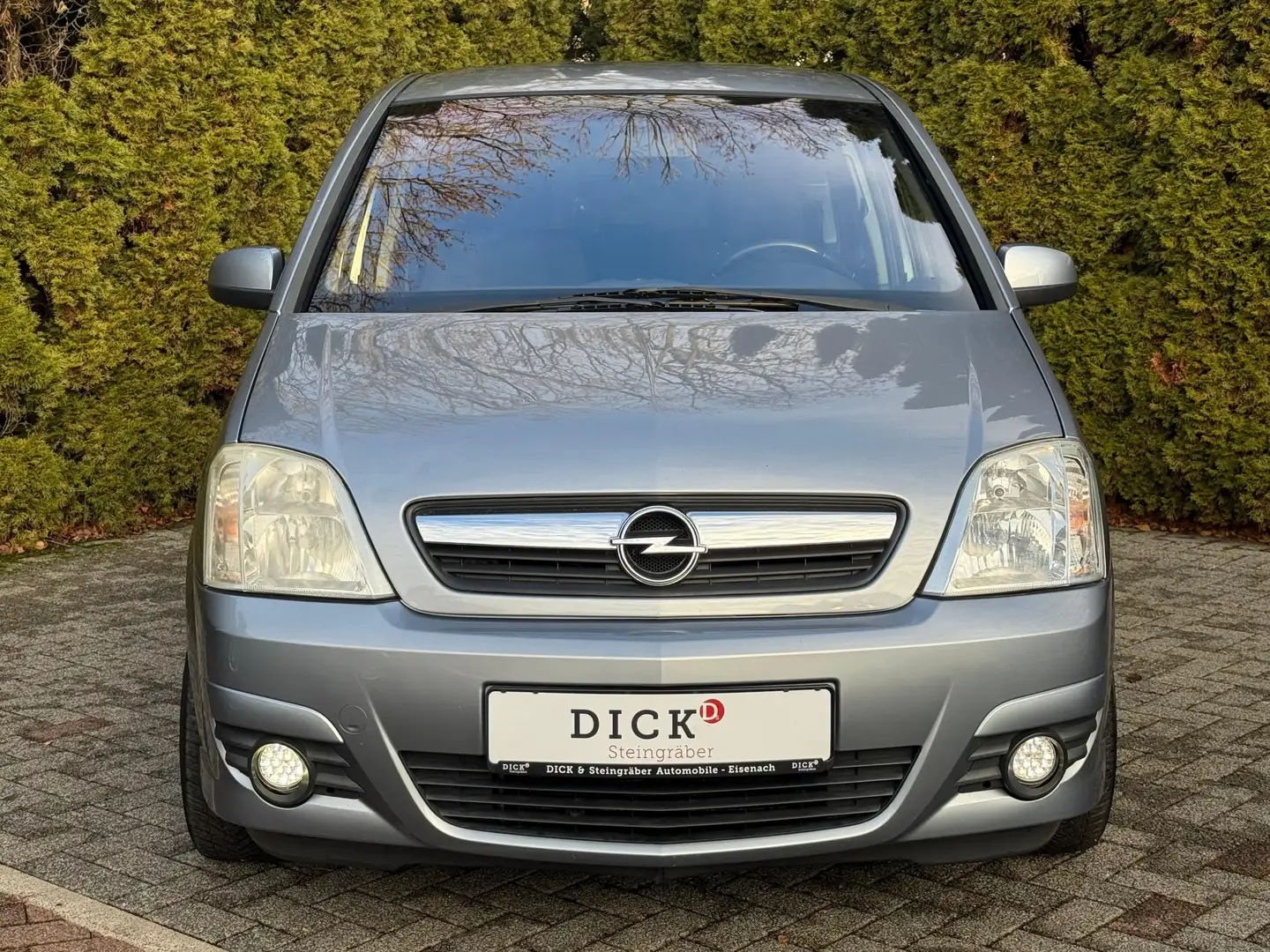Opel Meriva 1.6 L. Edition SHZ+KLIMA+AHK+GEPFLEGT+TÜV Silber - 2