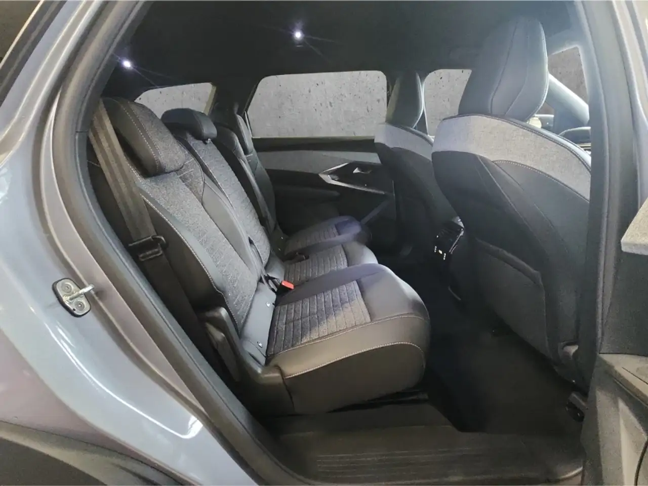Peugeot 5008 Hybrid Allure 145 e-DSC6 Navi Digitales Cockpit LE 14