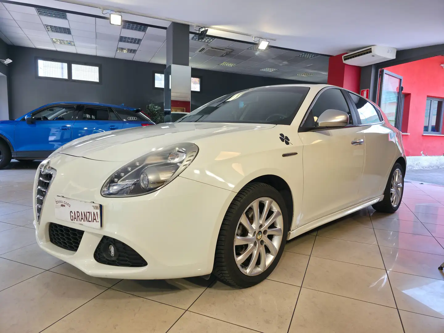Alfa Romeo Giulietta 1.4 t. Distinctive 120cv Wit - 1
