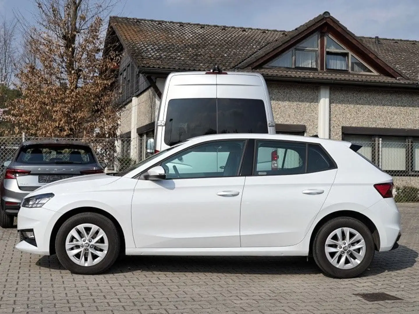 Skoda Fabia 1.0l TSI 70kW SHZ+PDC+TEMPOM Weiß - 2