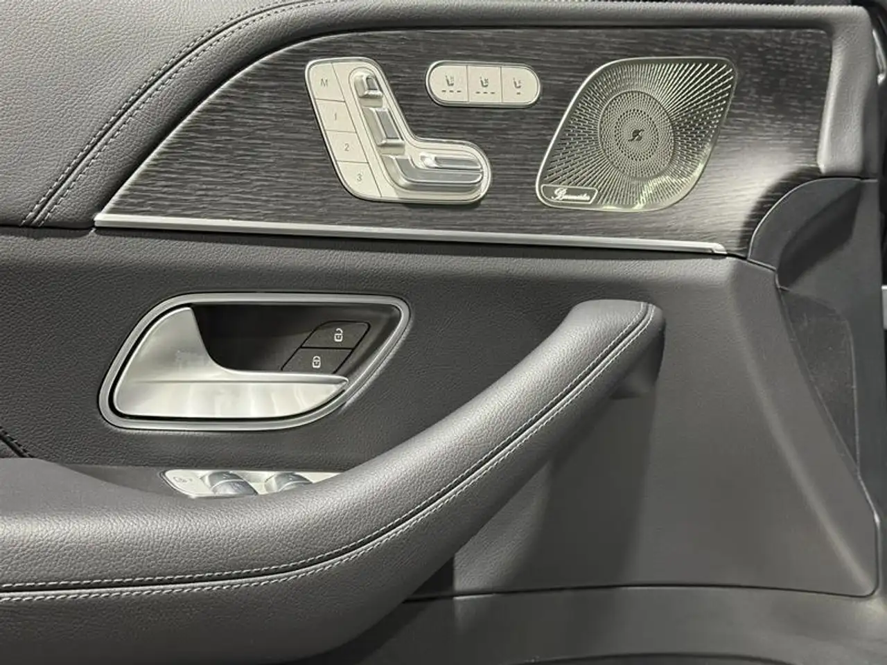 Mercedes-Benz GLE снимка Mercedes-Benz GLE