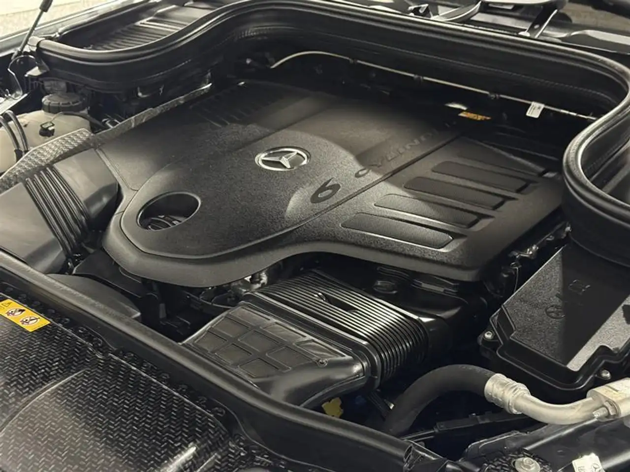 Mercedes-Benz GLE снимка Mercedes-Benz GLE