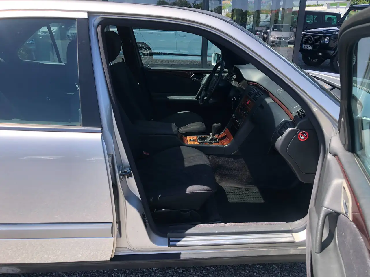 Mercedes-Benz E 200 CLASSIC*AHK*SHD*2.Hand*, foto 9