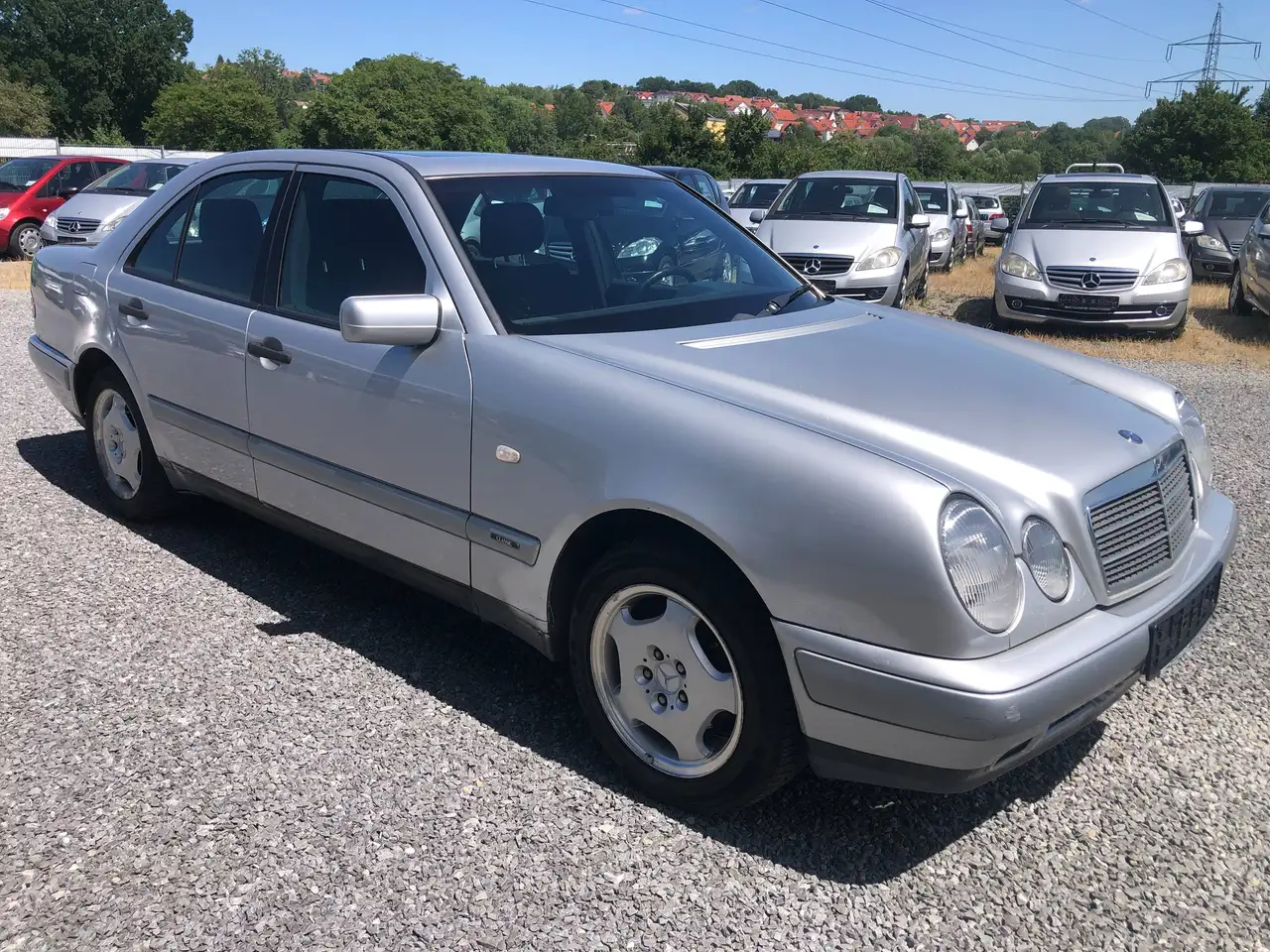 Mercedes-Benz E 200 CLASSIC*AHK*SHD*2.Hand*, foto 2