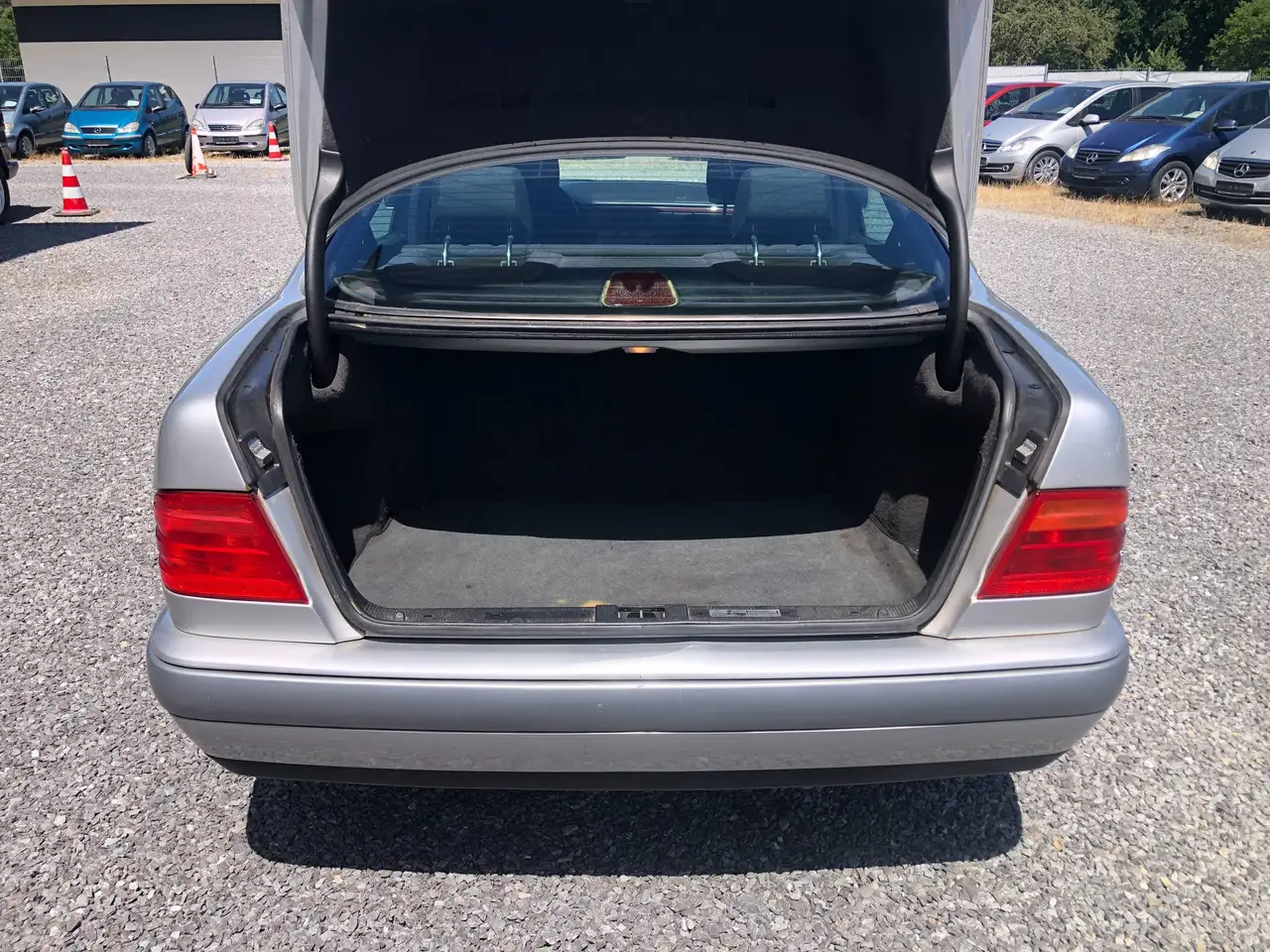 Mercedes-Benz E 200 CLASSIC*AHK*SHD*2.Hand*, foto 6