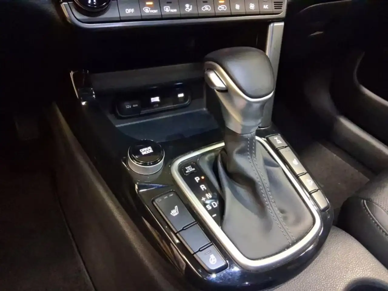Kia Seltos снимка Kia Seltos