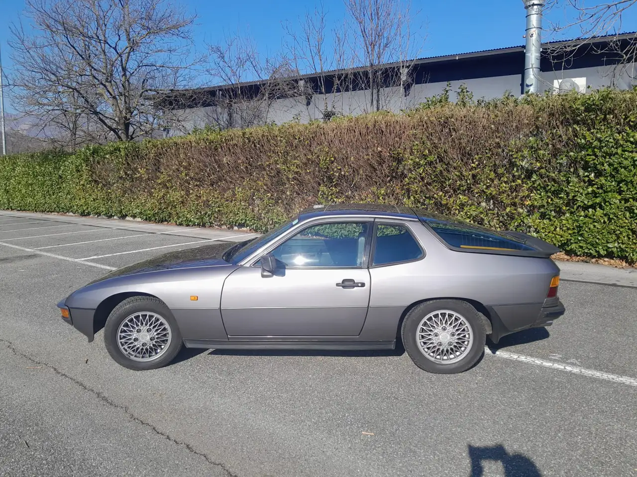 Porsche 924 2.0 Turbo, foto 2