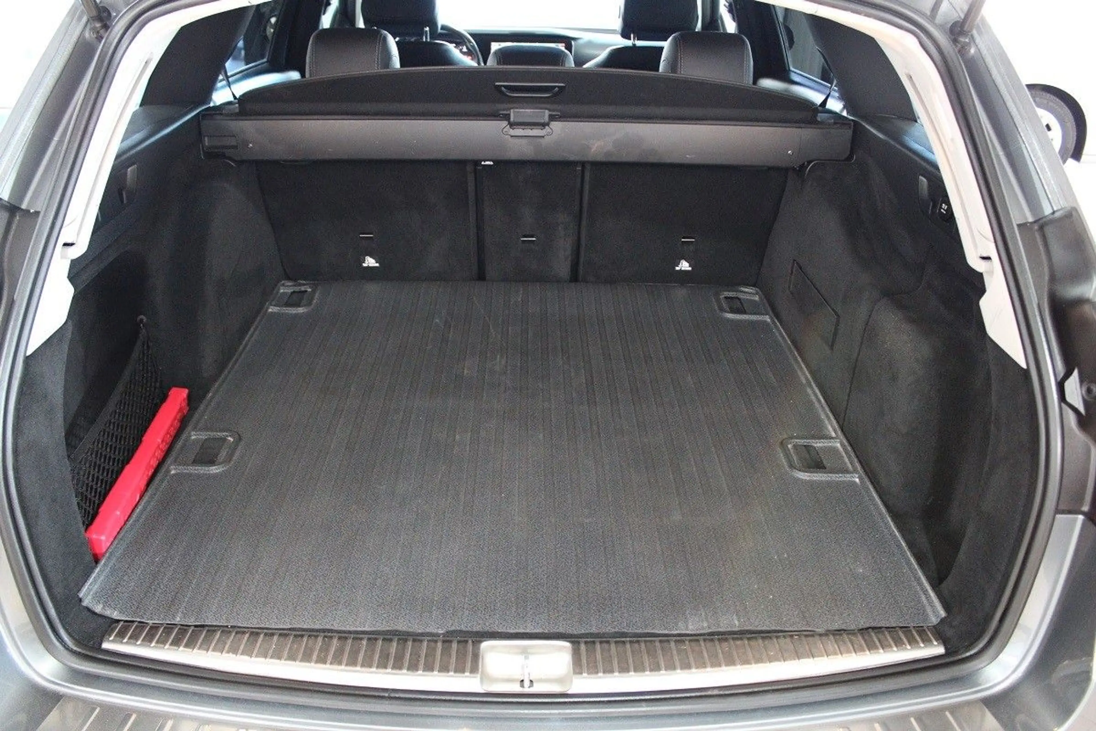Mercedes-Benz E 220 E T-Modell AVANTGARDE-EXCLUSIVE*Automatik* — photo 14