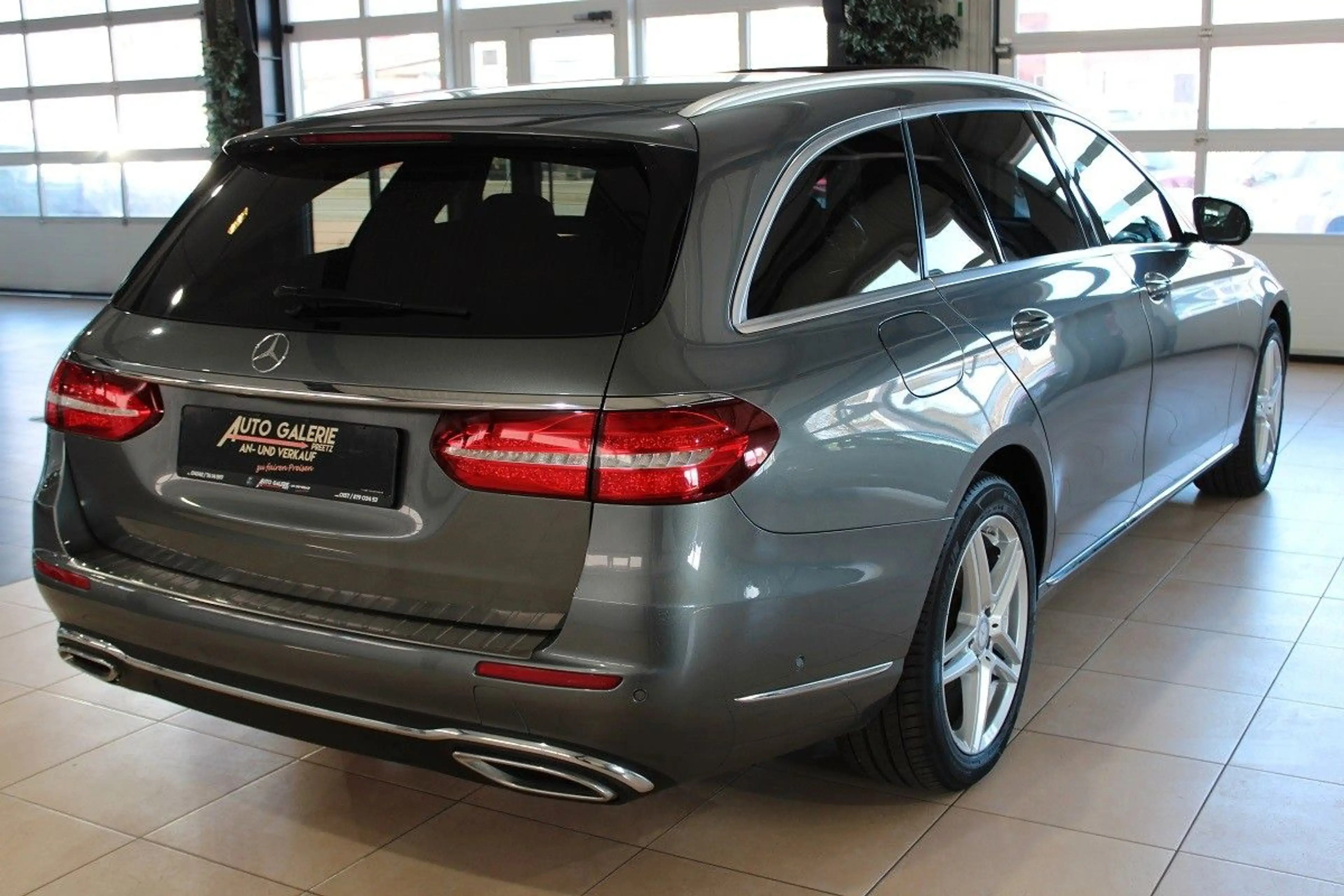 Mercedes-Benz E 220 E T-Modell AVANTGARDE-EXCLUSIVE*Automatik* — photo 3