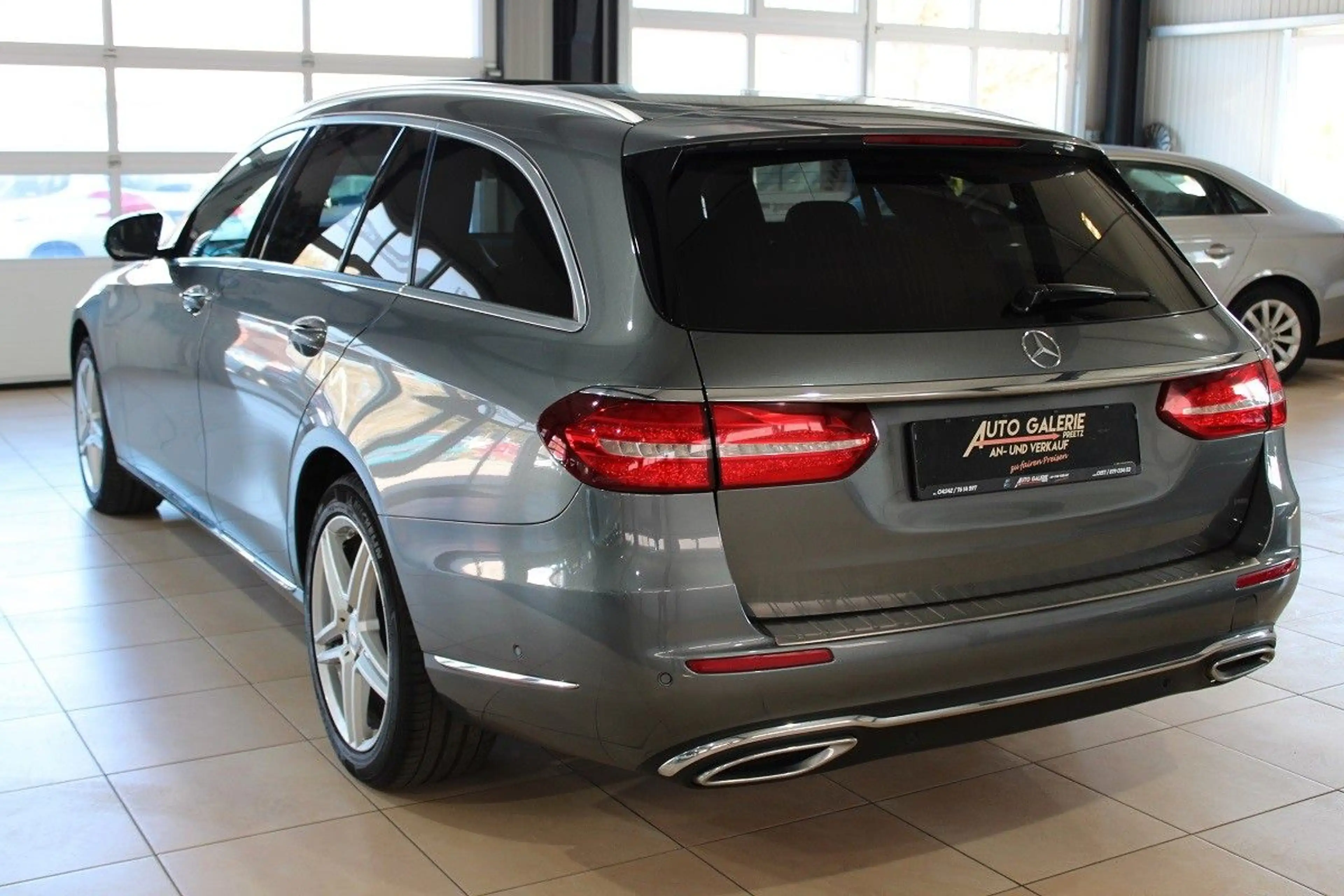 Mercedes-Benz E 220 E T-Modell AVANTGARDE-EXCLUSIVE*Automatik* — photo 5