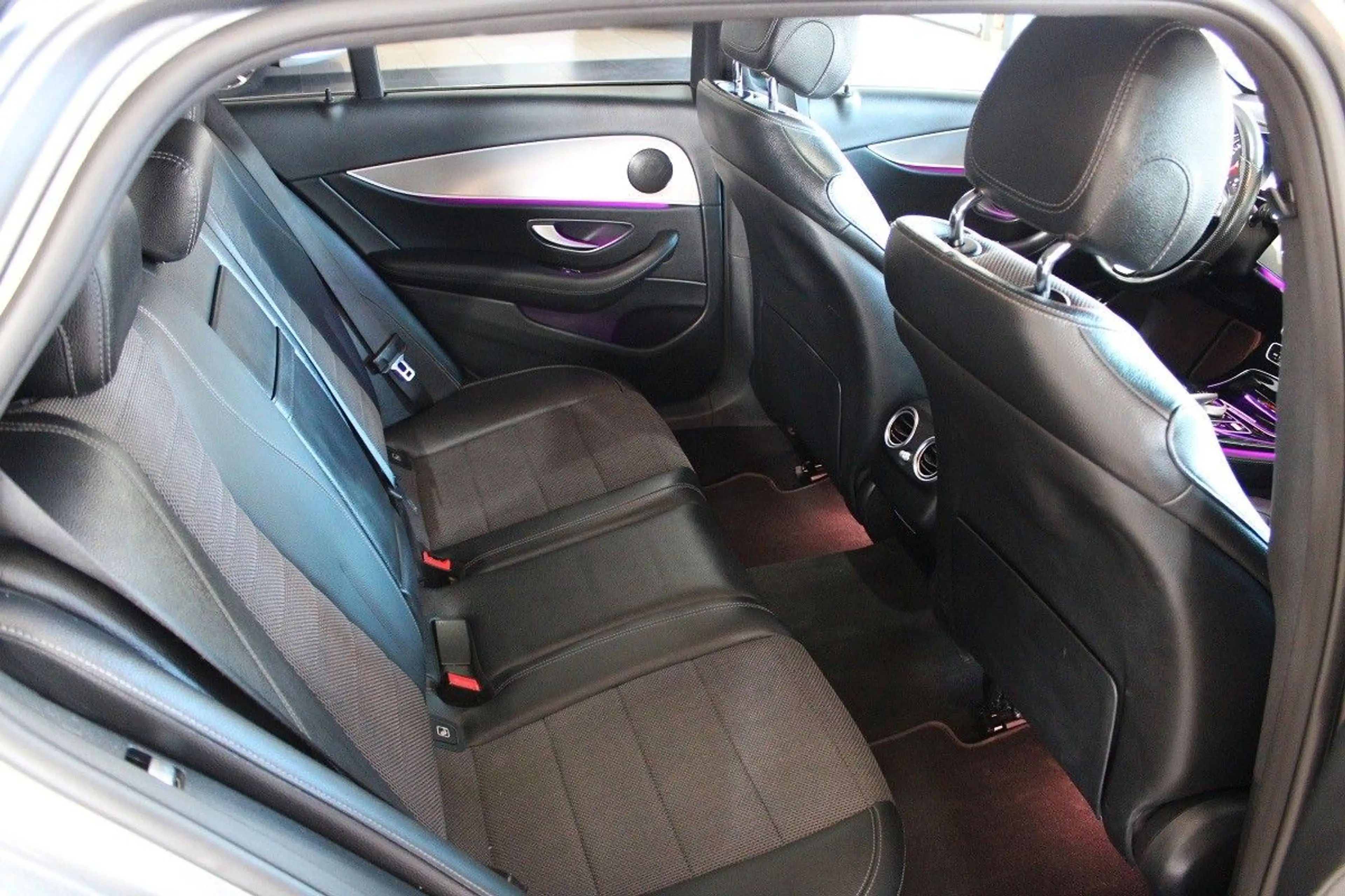 Mercedes-Benz E 220 E T-Modell AVANTGARDE-EXCLUSIVE*Automatik* — photo 12