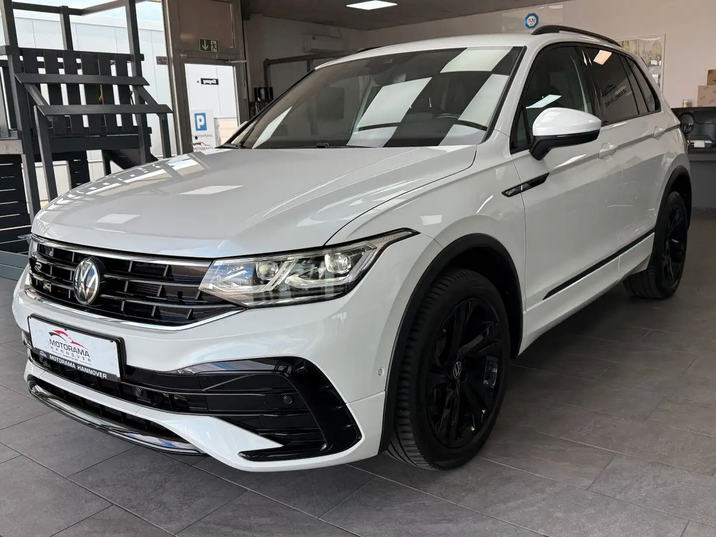 Volkswagen Tiguan R-Line 4x4/AHK/Kamera/Matrix-LED/Totwink. Weiß - 2
