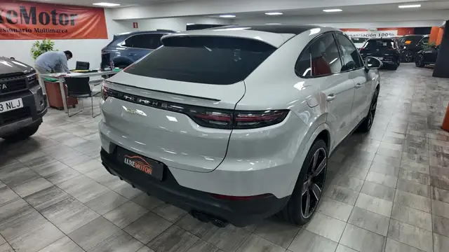 Porsche Cayenne view 6