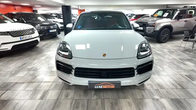Porsche Cayenne view 2