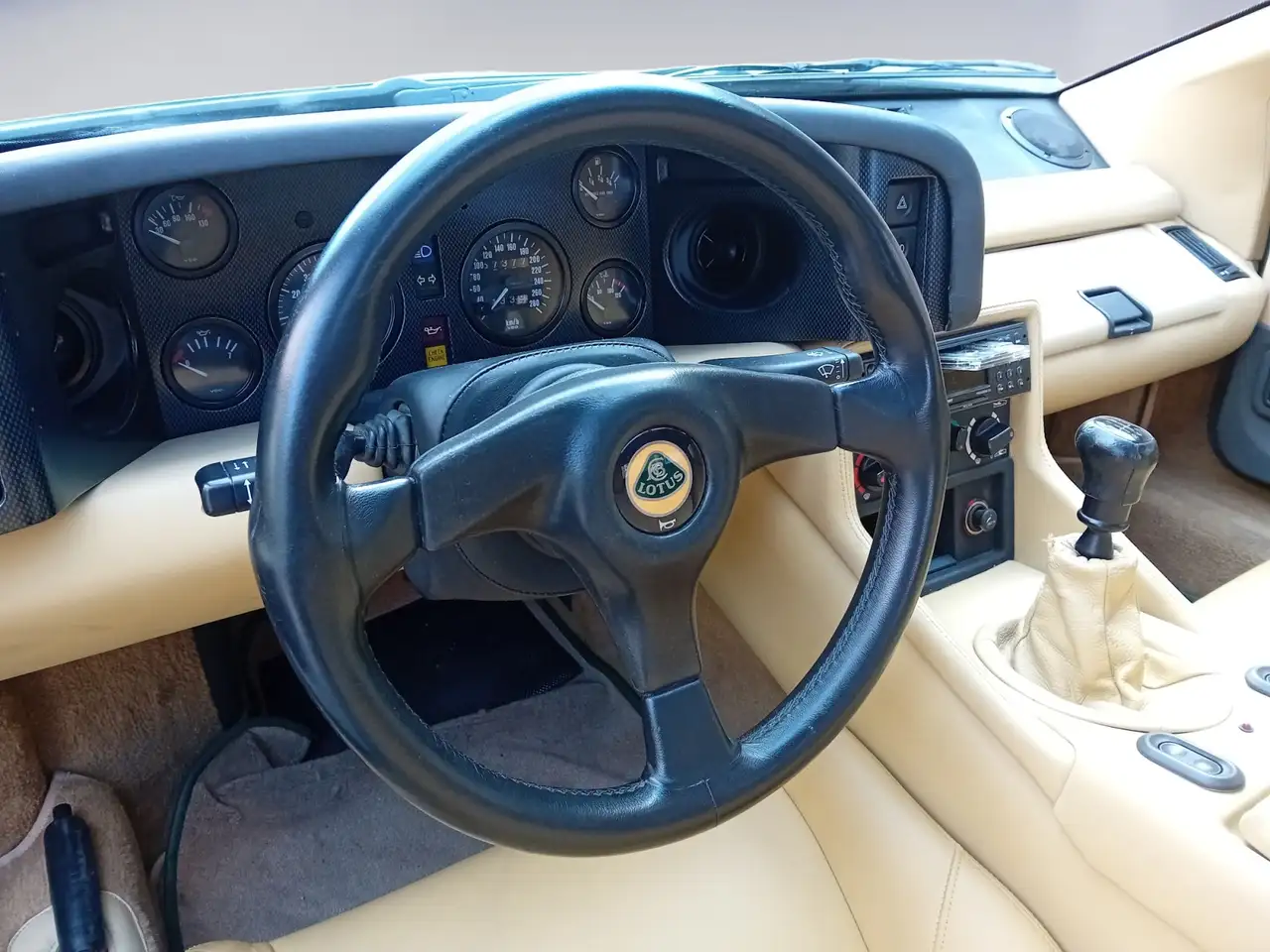 Lotus Esprit S4, foto 11