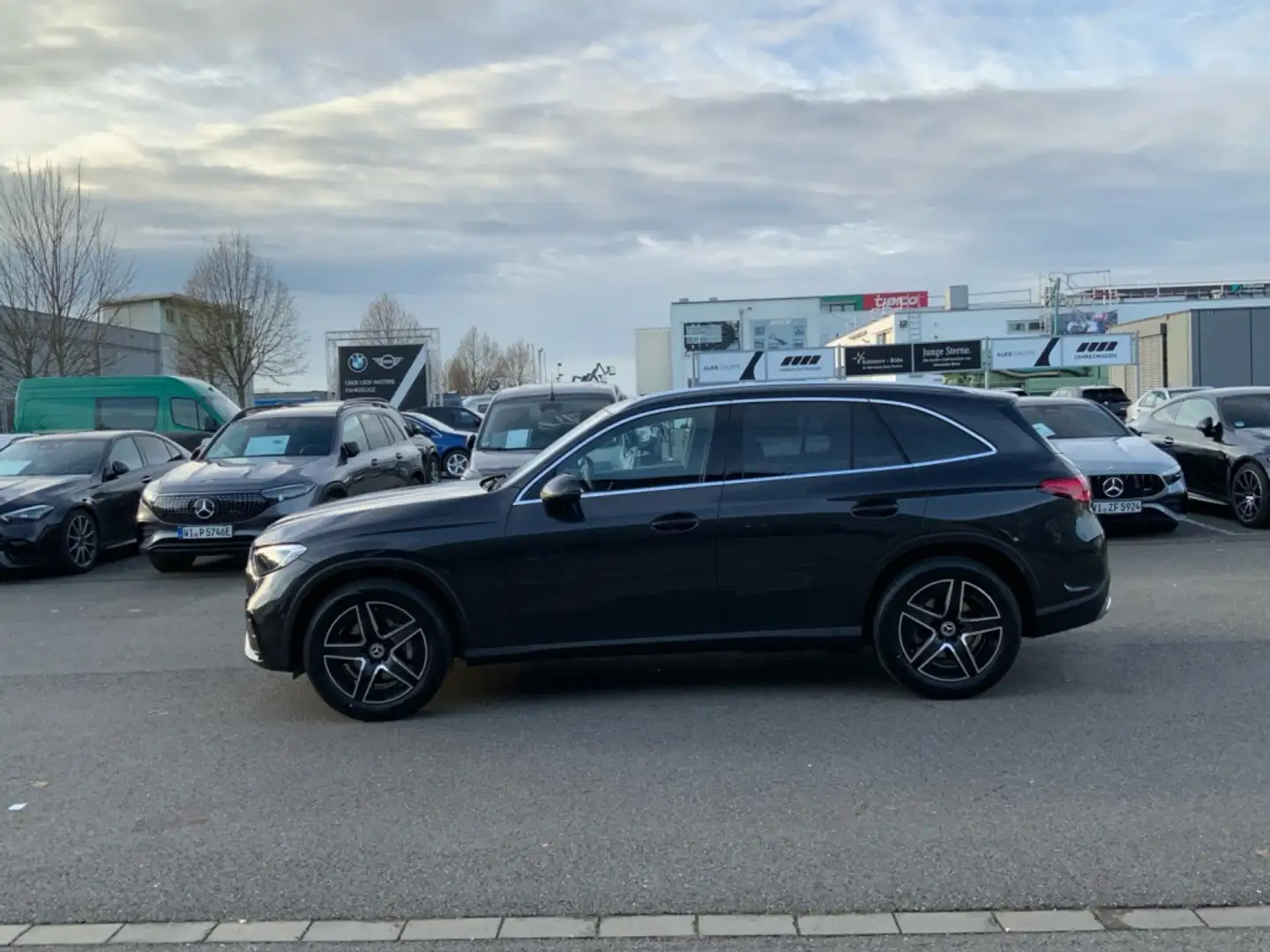 Mercedes-Benz GLC 200 4M AMG+AMBIENTE+DISTRO+MEMORY+MBUX+AHK Gris - 2