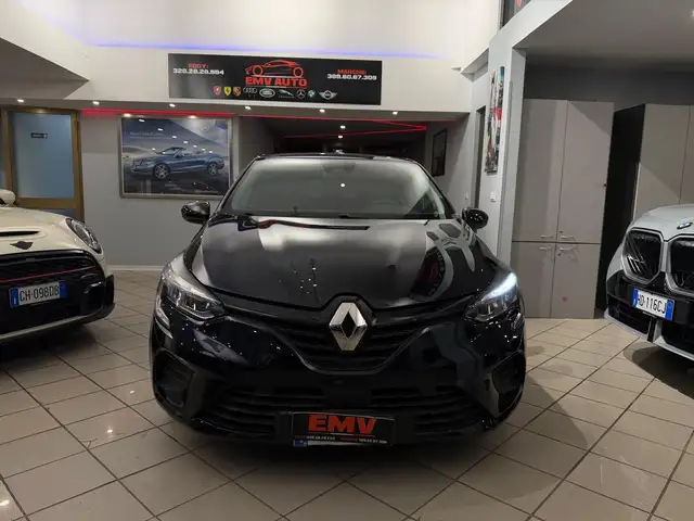 Renault Clio view 2
