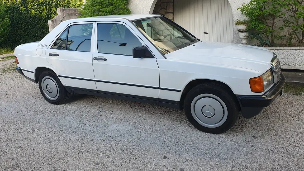 Mercedes-Benz 190 E 122ch m proprietaire dep.30 ans attache remorque, foto 3