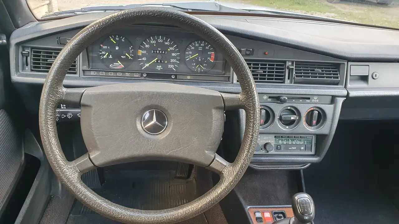 Mercedes-Benz 190 E 122ch m proprietaire dep.30 ans attache remorque, foto 9