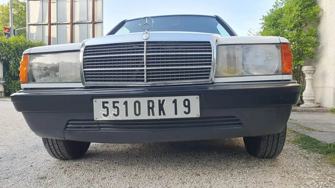 Mercedes-Benz 190 E 122ch m proprietaire dep.30 ans attache remorque, foto 2