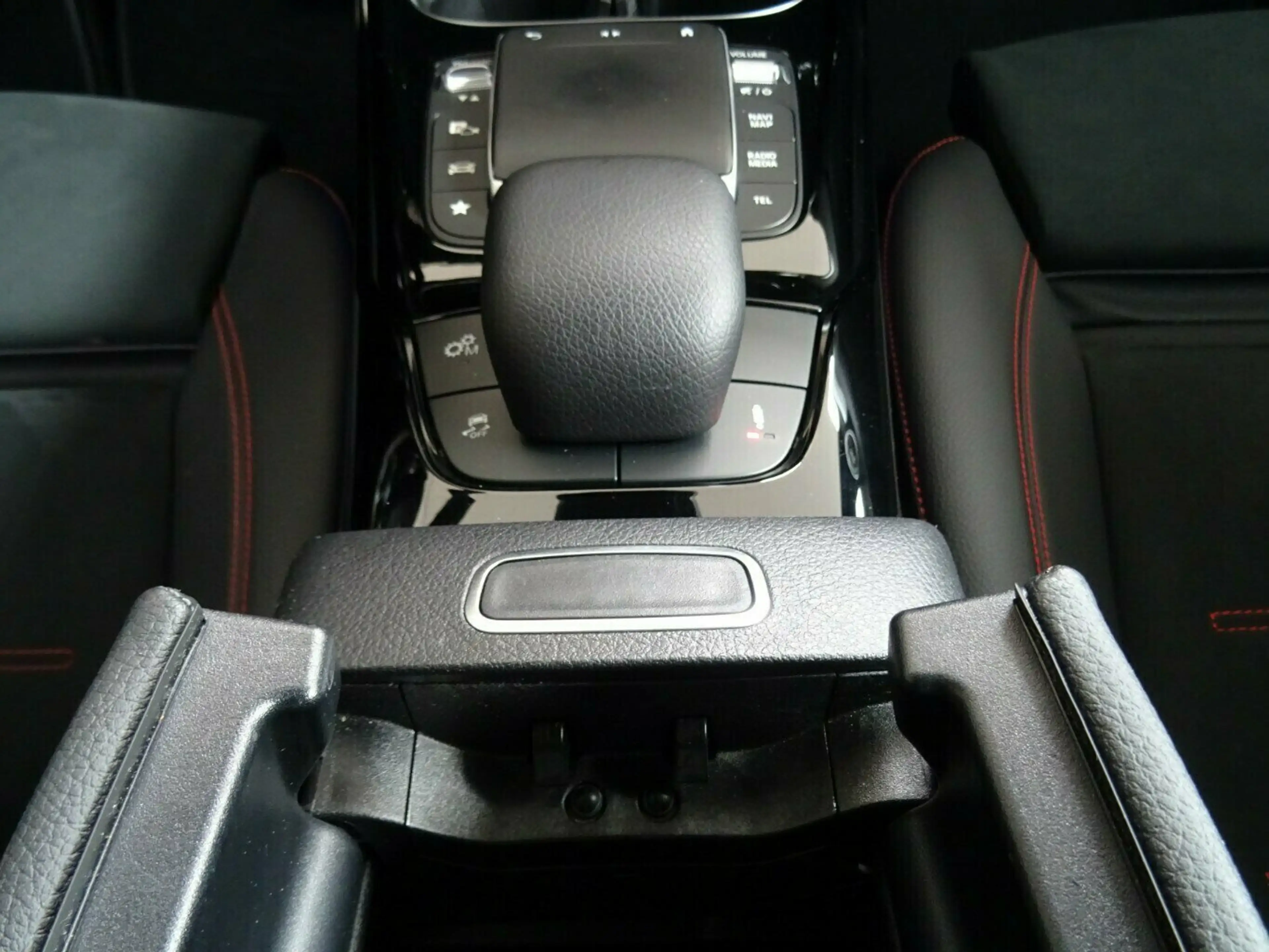 Mercedes-Benz A 45 AMG 8G-Speedshift AMG 4Matic,Leder,ACC,Kamera — photo 22