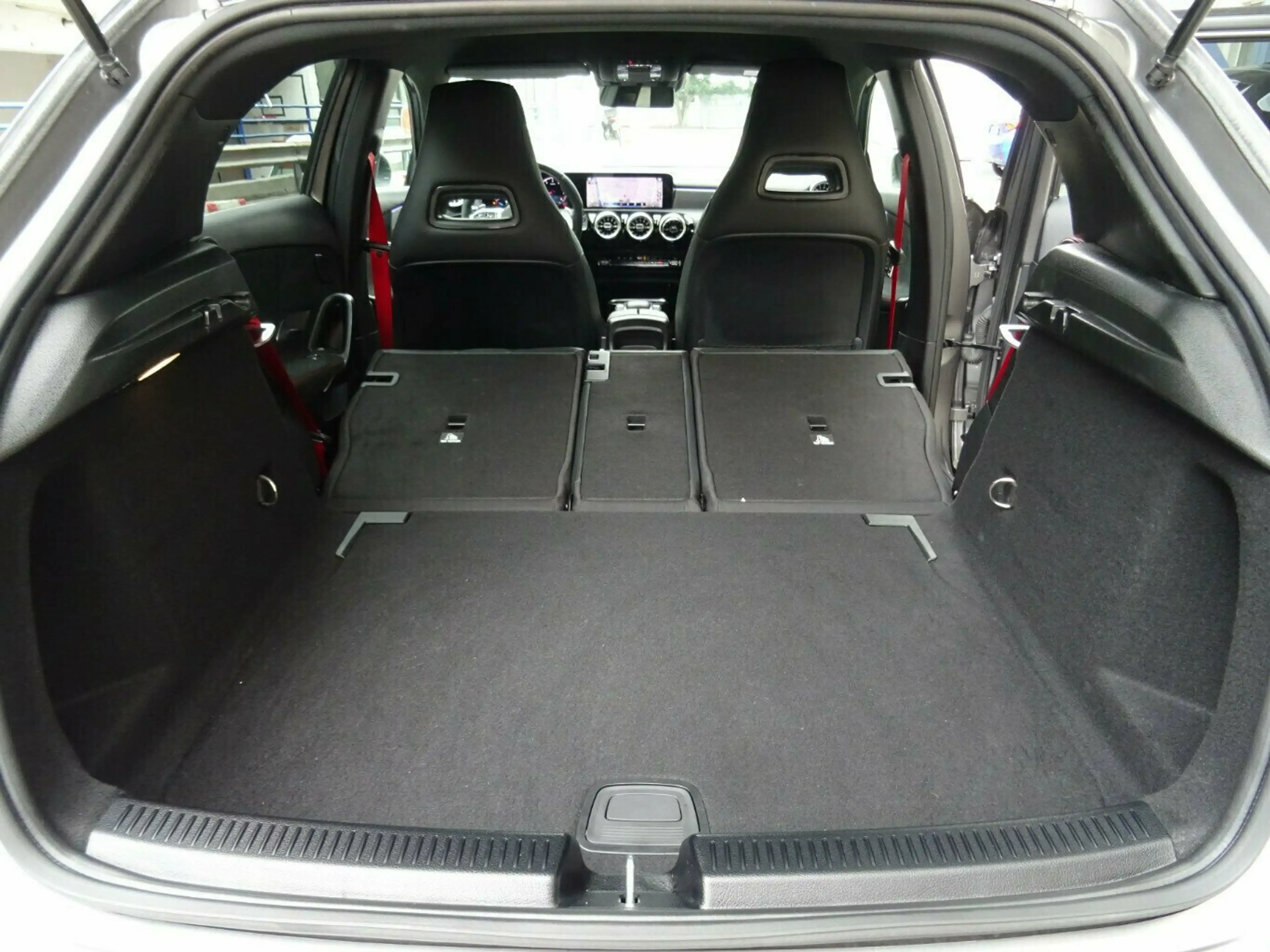 Mercedes-Benz A 45 AMG 8G-Speedshift AMG 4Matic,Leder,ACC,Kamera — photo 9