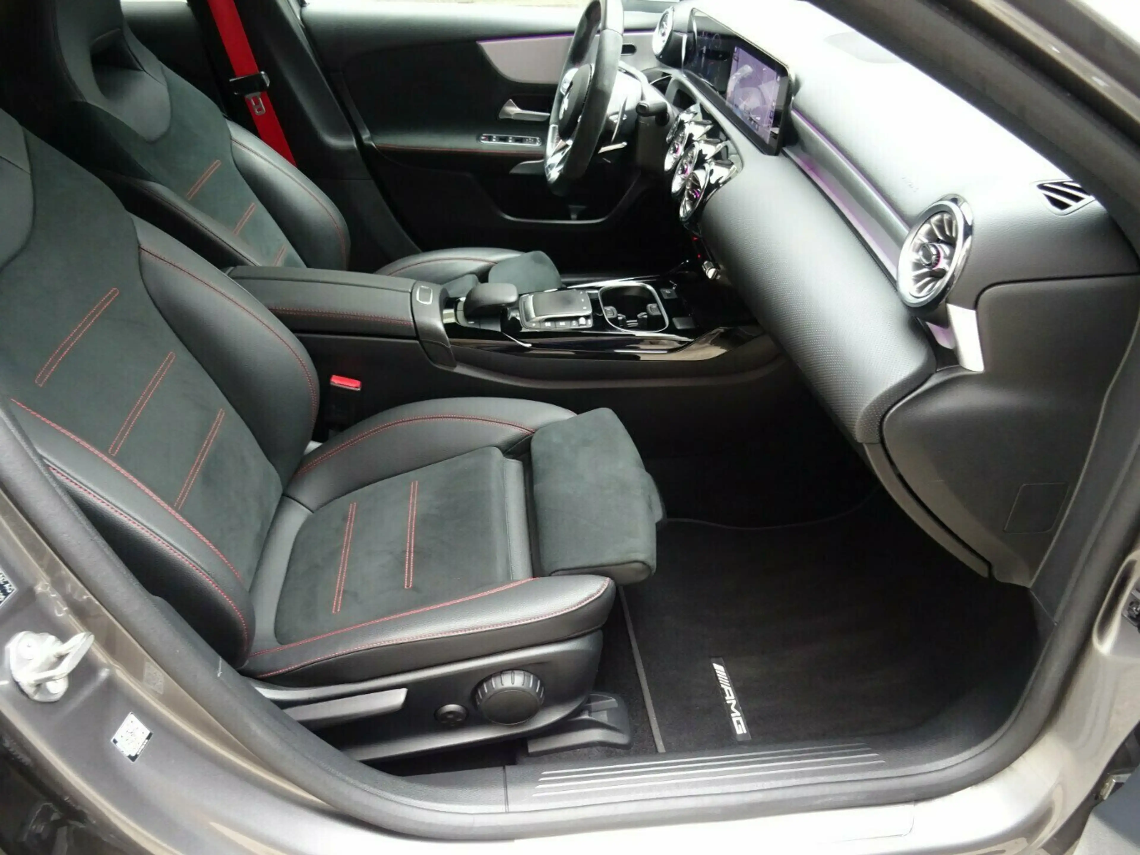Mercedes-Benz A 45 AMG 8G-Speedshift AMG 4Matic,Leder,ACC,Kamera — photo 6