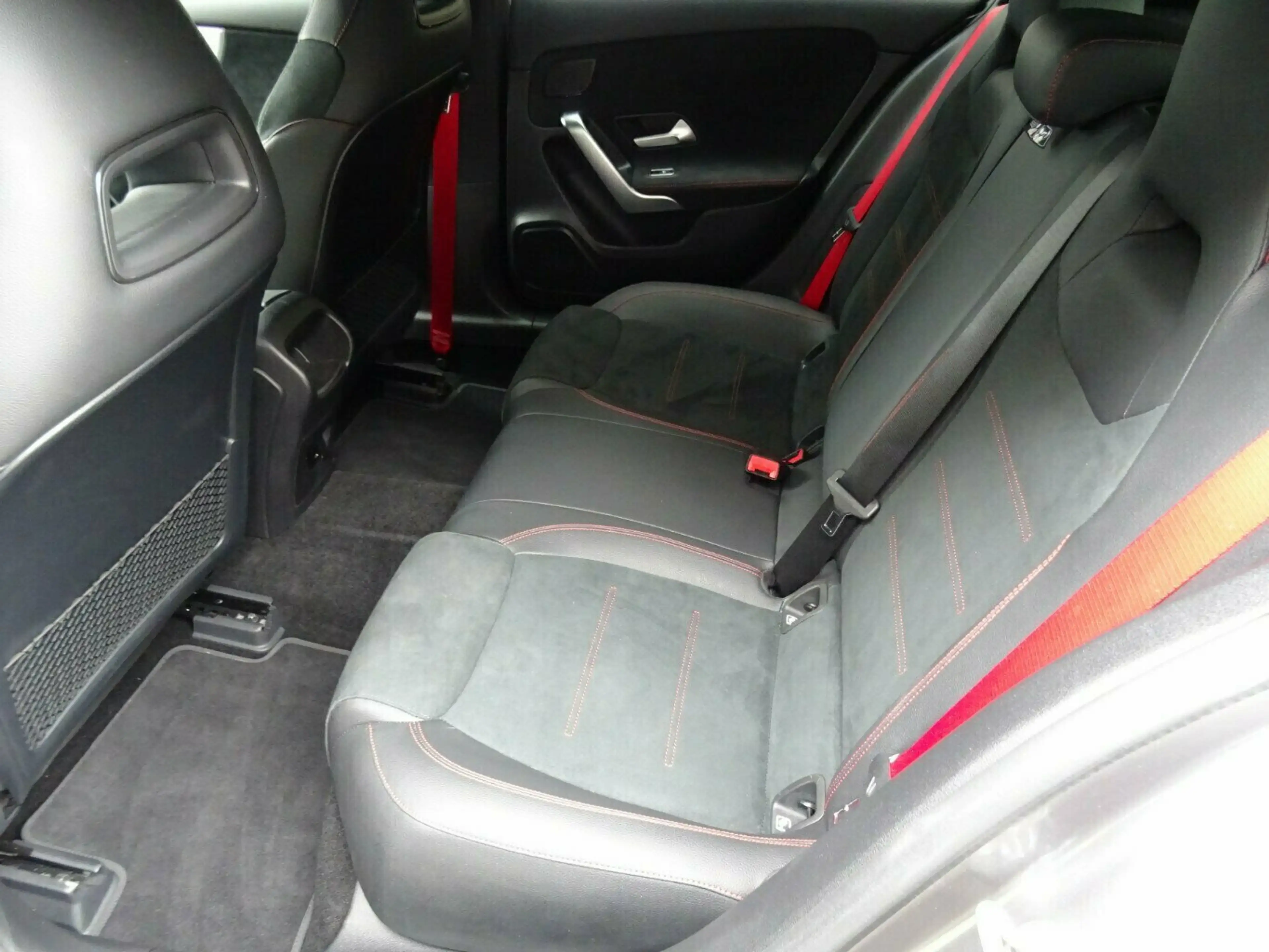 Mercedes-Benz A 45 AMG 8G-Speedshift AMG 4Matic,Leder,ACC,Kamera — photo 7