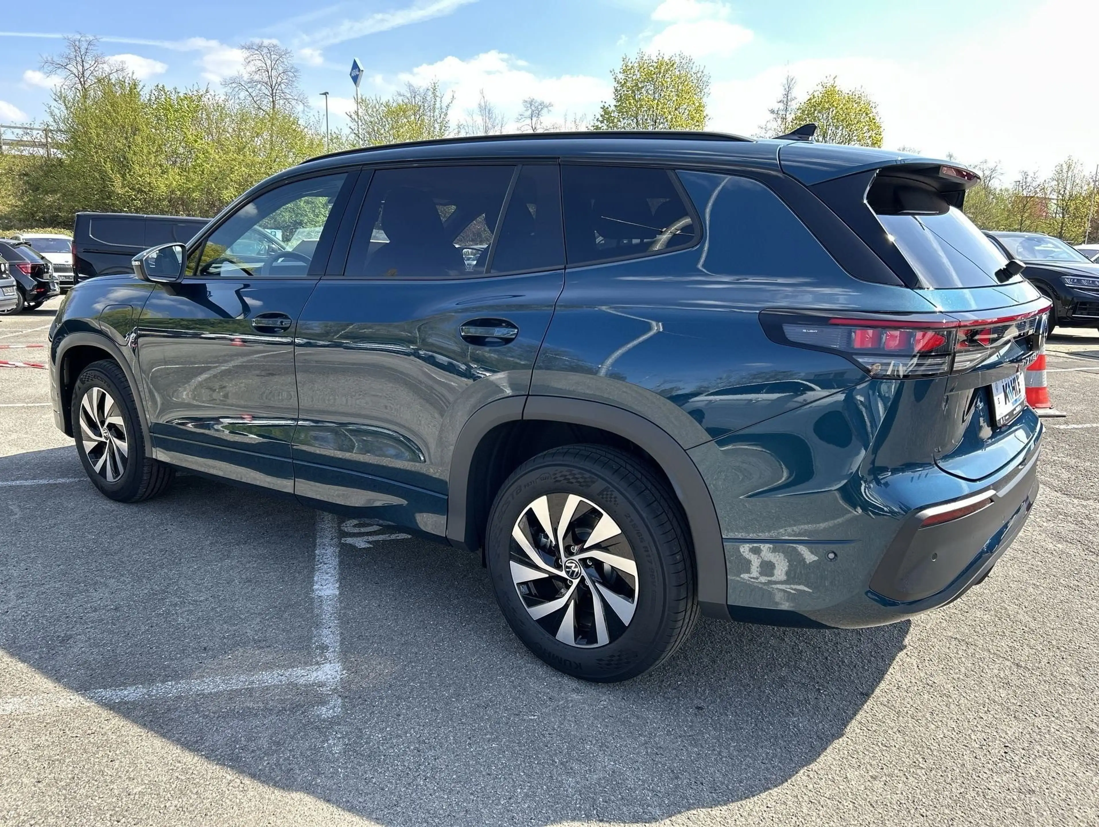 Volkswagen Tayron Life 1.5 l eHybrid 85 kW (115 PS) AHK WInterPaket — photo 6