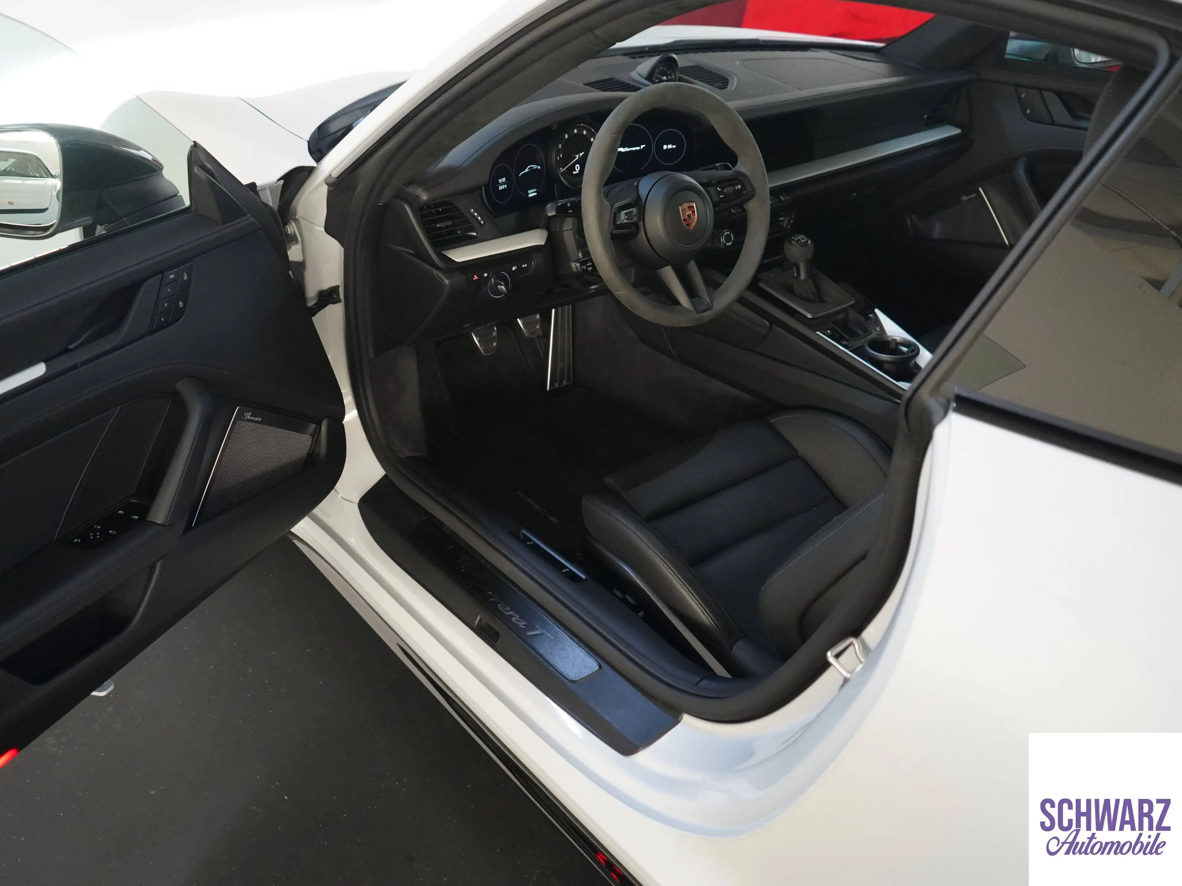 Porsche 911 992.1 Carrera T — photo 15
