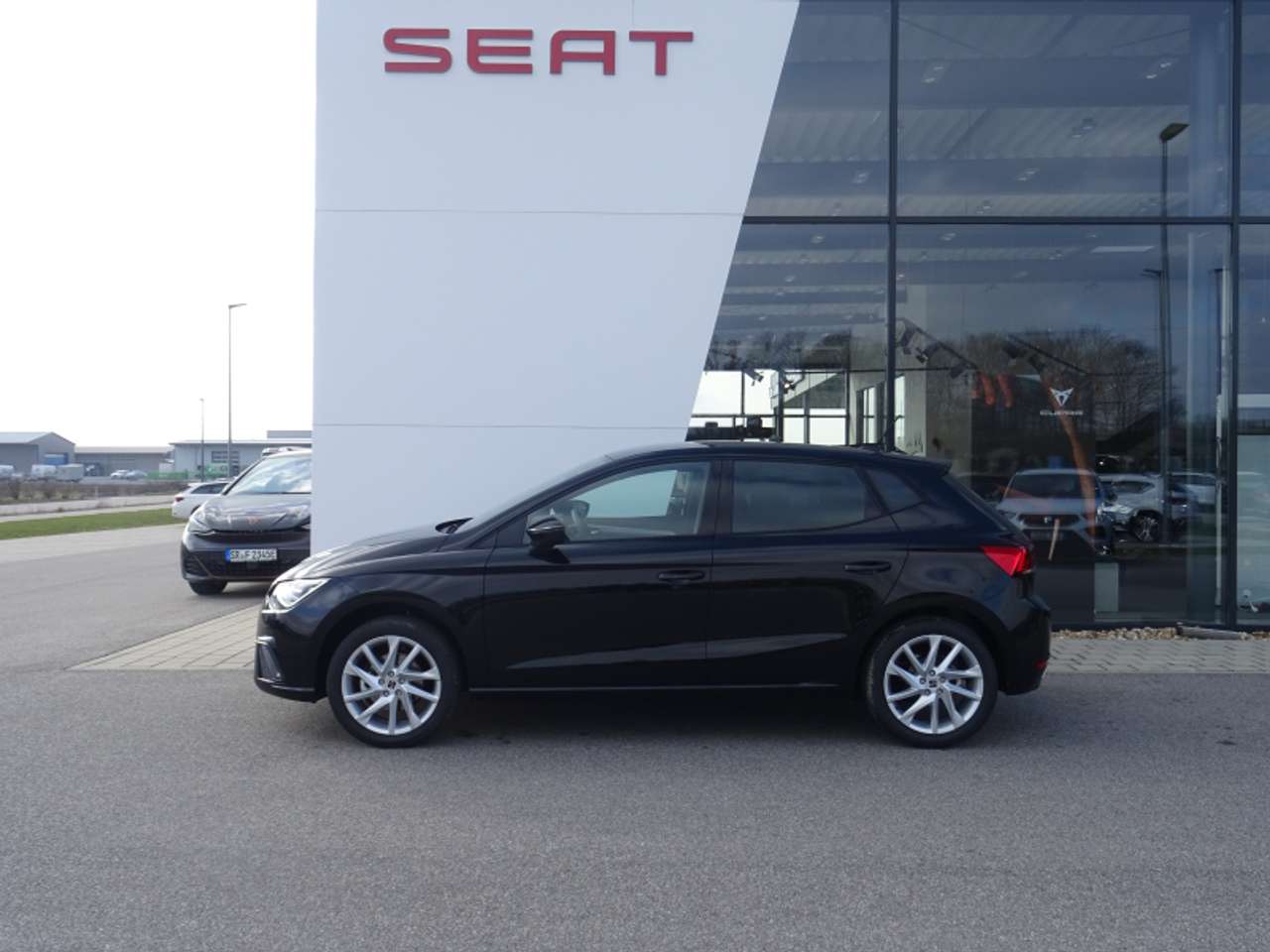Seat Ibiza 2025 — Ibiza 1.0 TSI FR DSG 115PS Navi ACC Voll-LED Sitzh