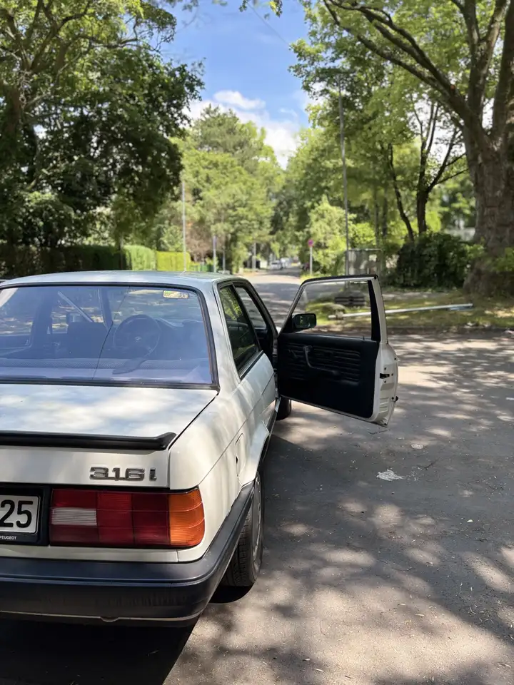 BMW 316i, foto 4