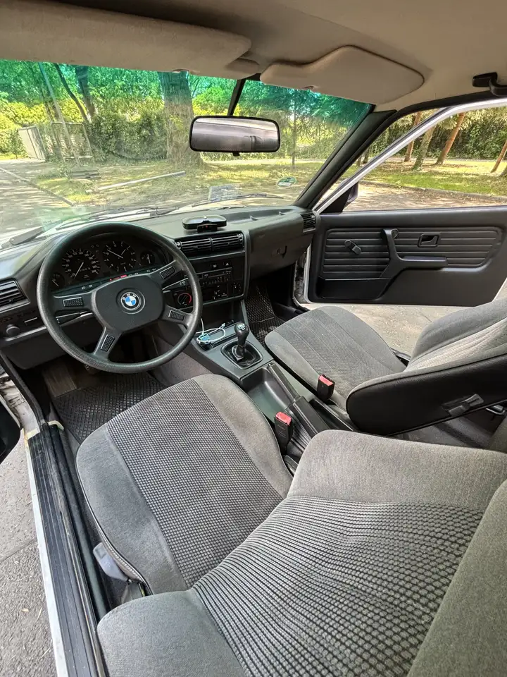 BMW 316i, foto 6