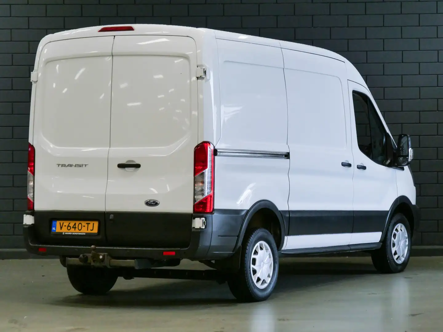 Ford Transit 330 2.0 TDCI 131PK L2H2 Trend | TREKHAAK | CAMERA White - 2