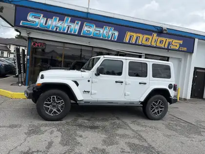 White 2025 Jeep Wrangler SUV / Crossover Four-Wheel Drive 8-Speed Automatic