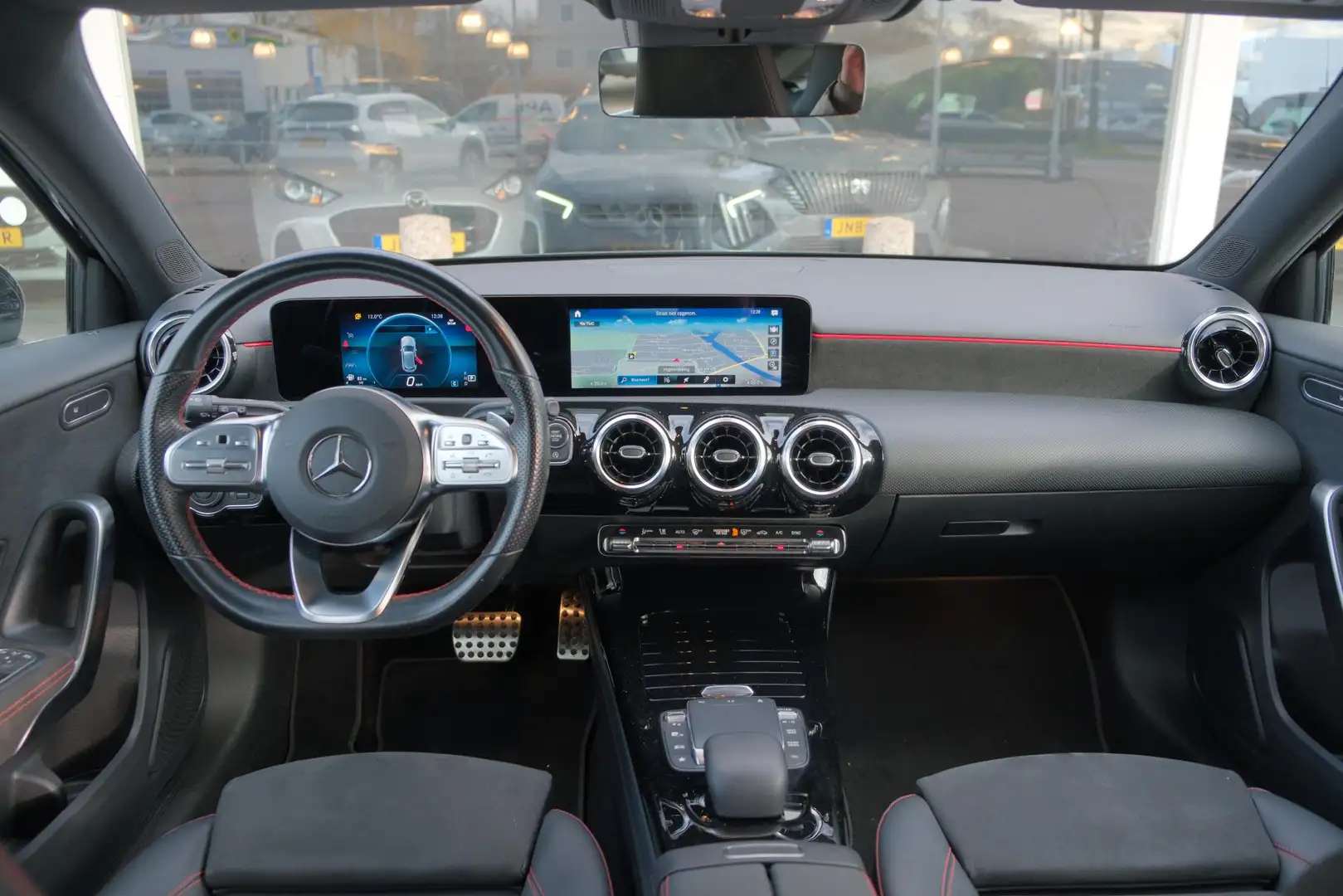 Mercedes-Benz A 200 163pk Aut. Business Solution AMG | Navi | Climate Noir - 2