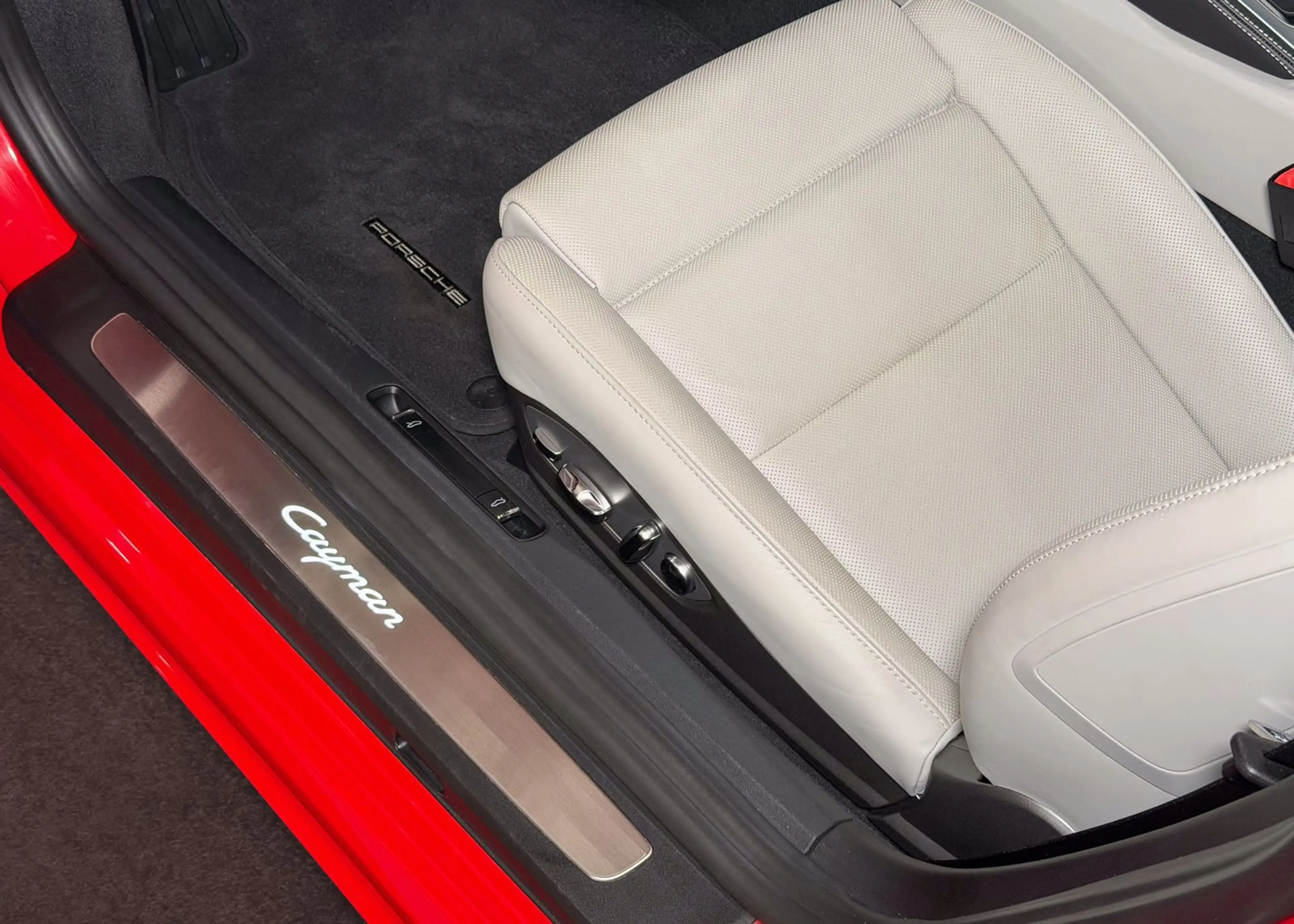 Porsche Cayman 718 MWST 8600KM ACC PDLS+ SportChrono — photo 21
