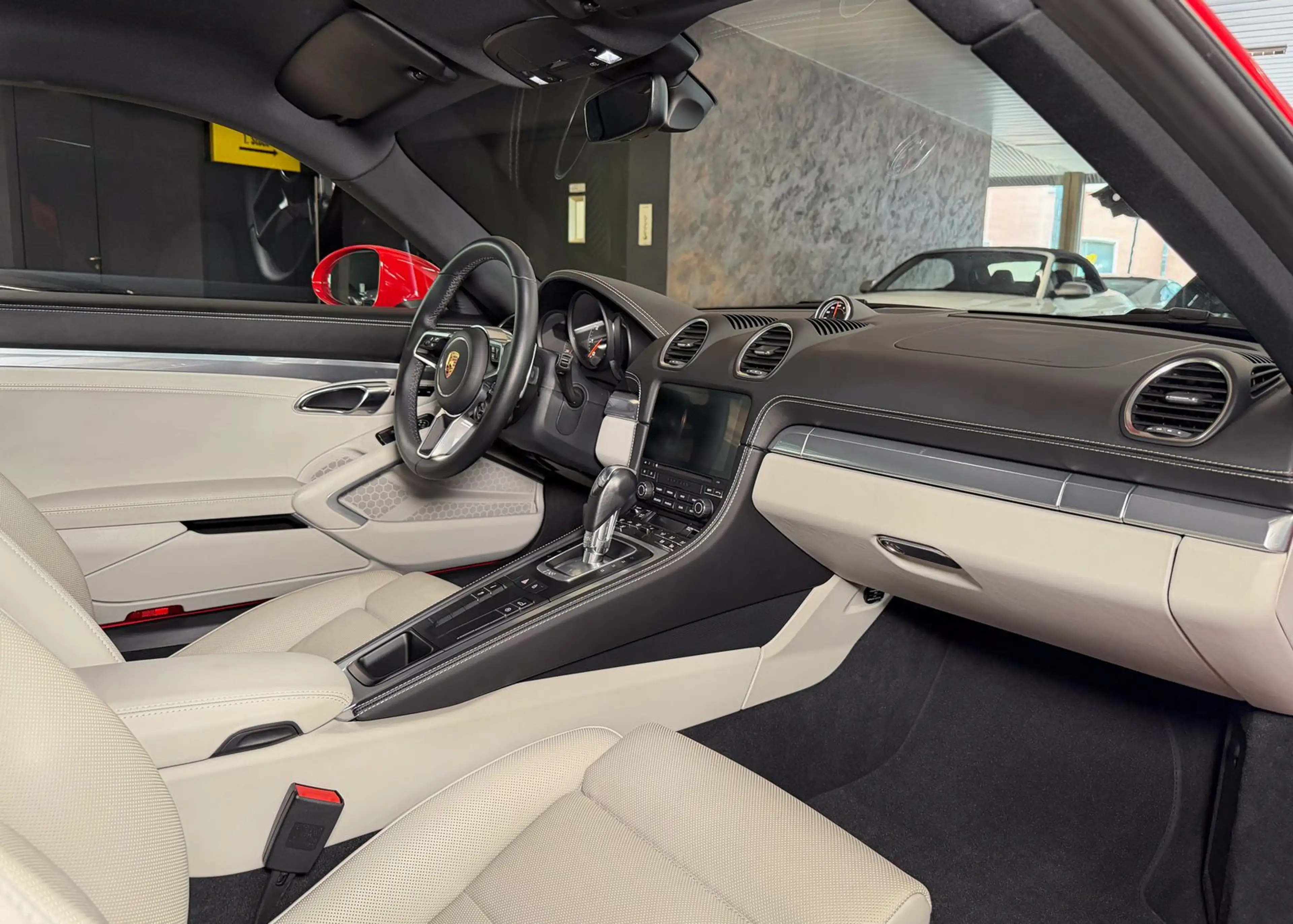 Porsche Cayman 718 MWST 8600KM ACC PDLS+ SportChrono — photo 31