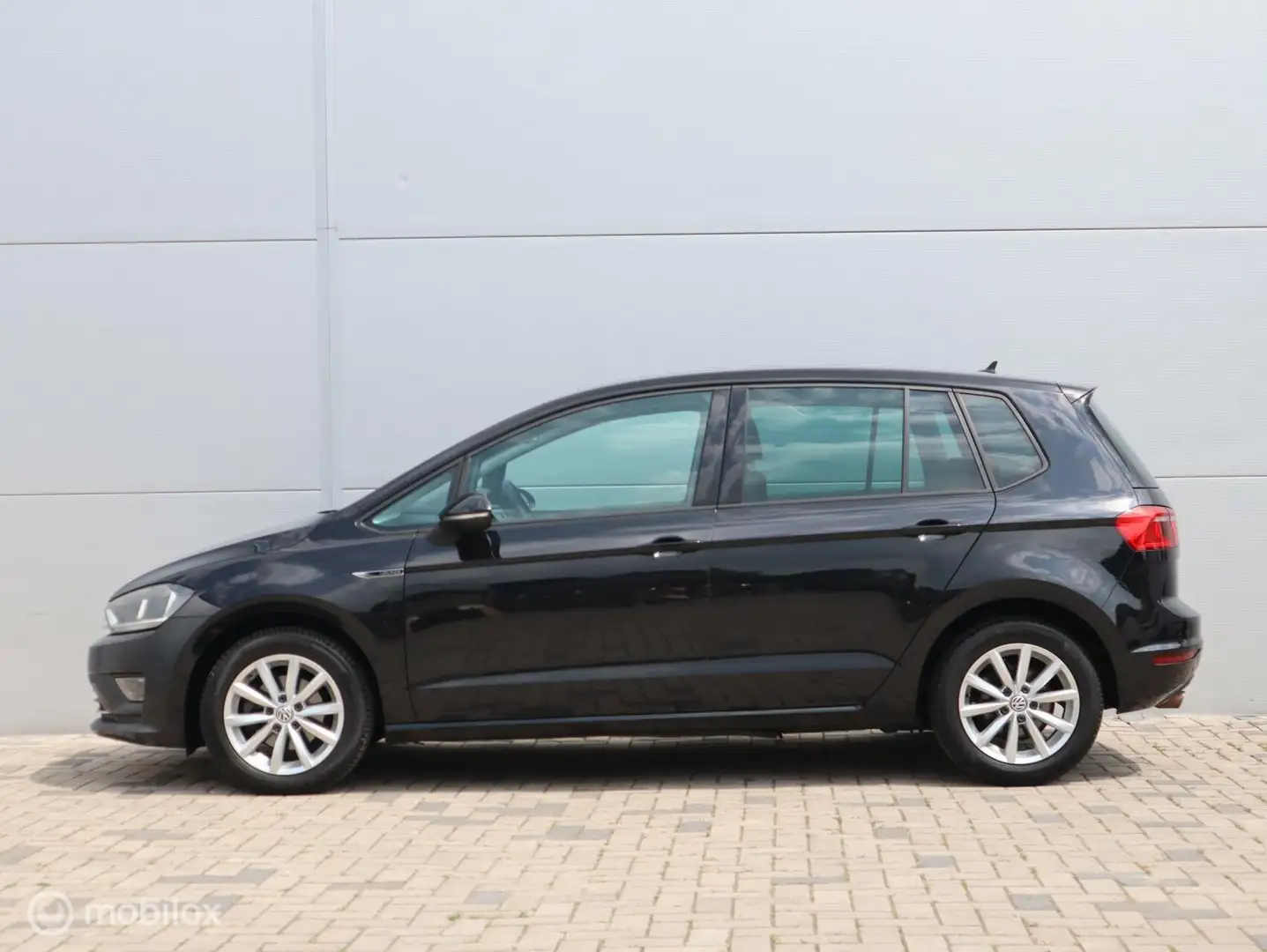 Volkswagen Golf Sportsvan 1.2 TSI Lounge PDC Navi Cruise Stoelverwarming Zwart - 2