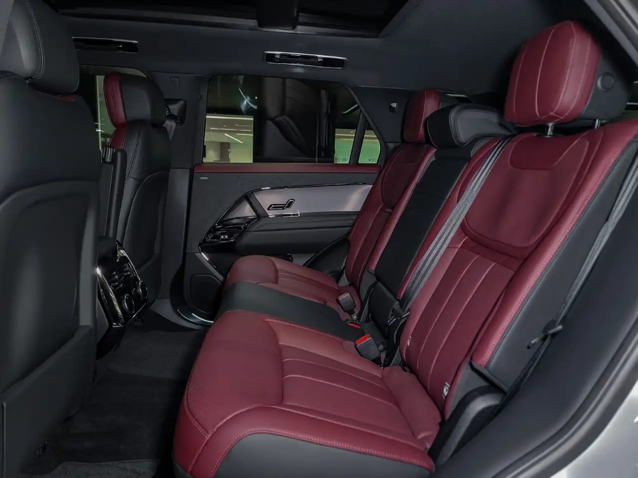 Land Rover Range Rover Sport photo Land Rover Range Rover Sport