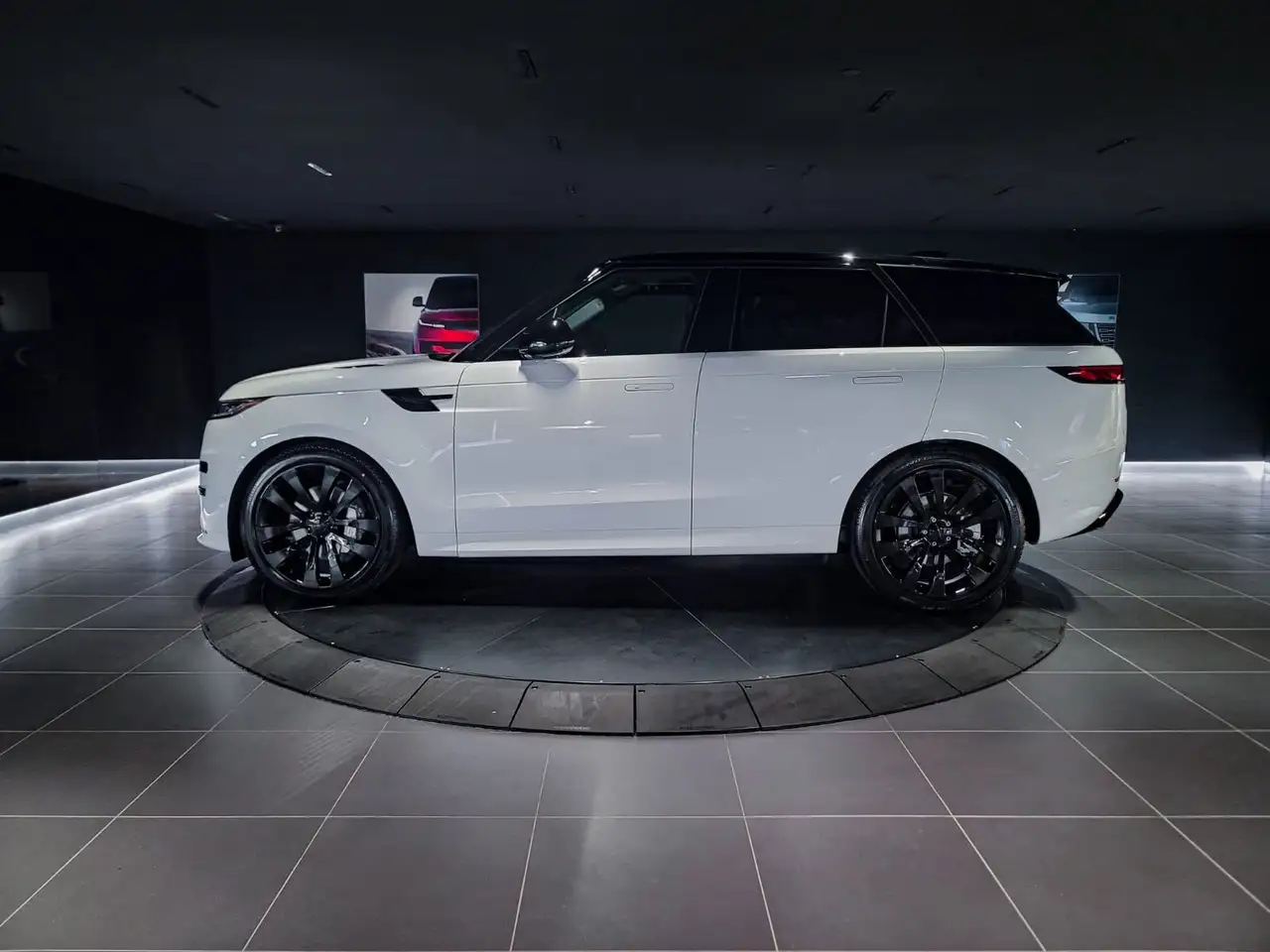 Land Rover Range Rover Sport photo Land Rover Range Rover Sport