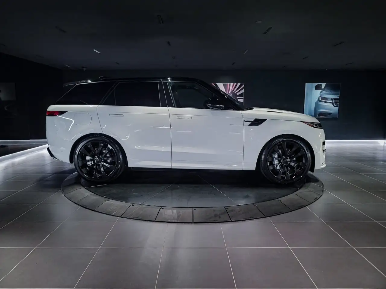 Land Rover Range Rover Sport photo Land Rover Range Rover Sport