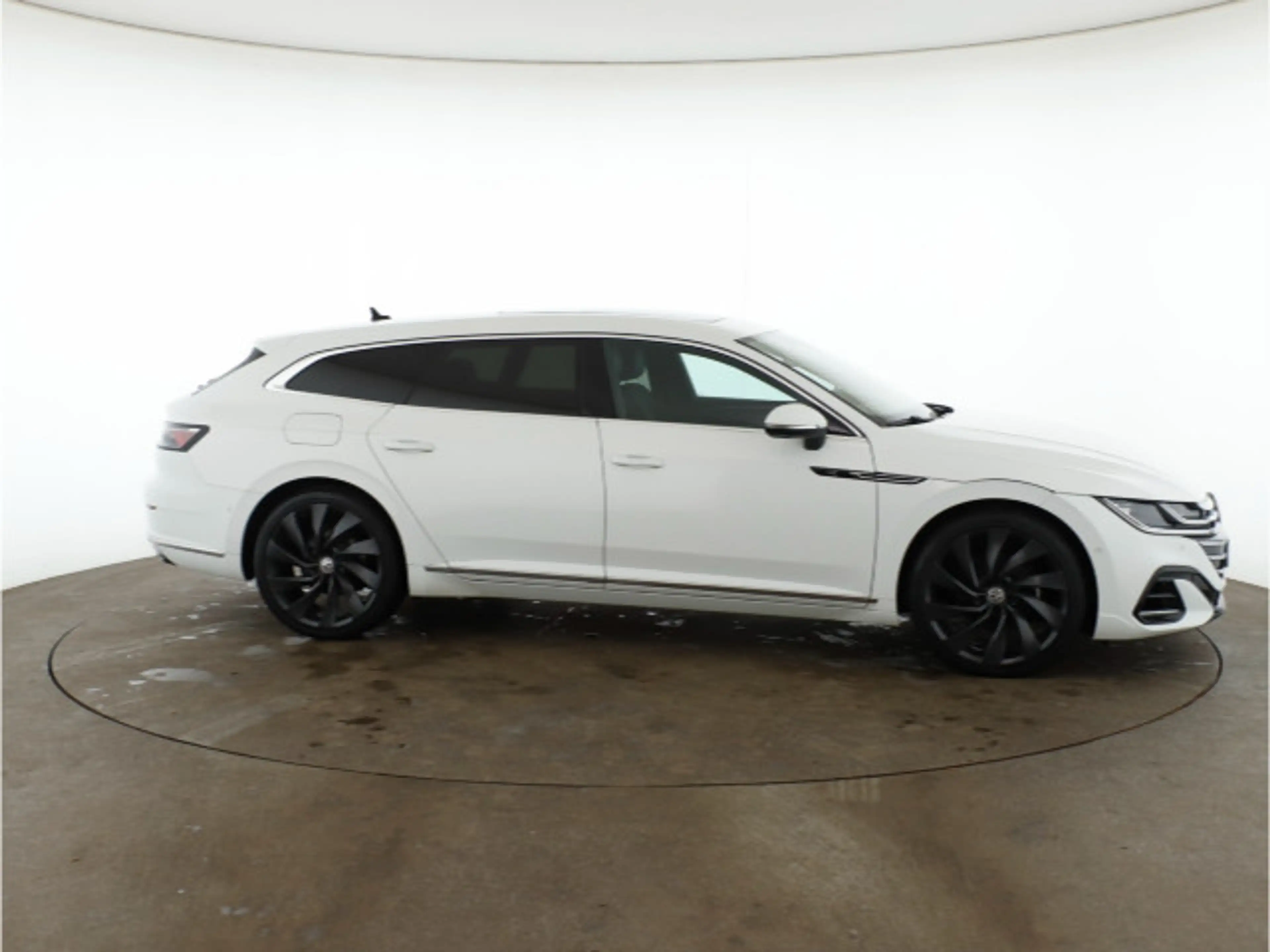 Volkswagen Arteon 2.0 TDI DSG R-Line Pano — photo 11