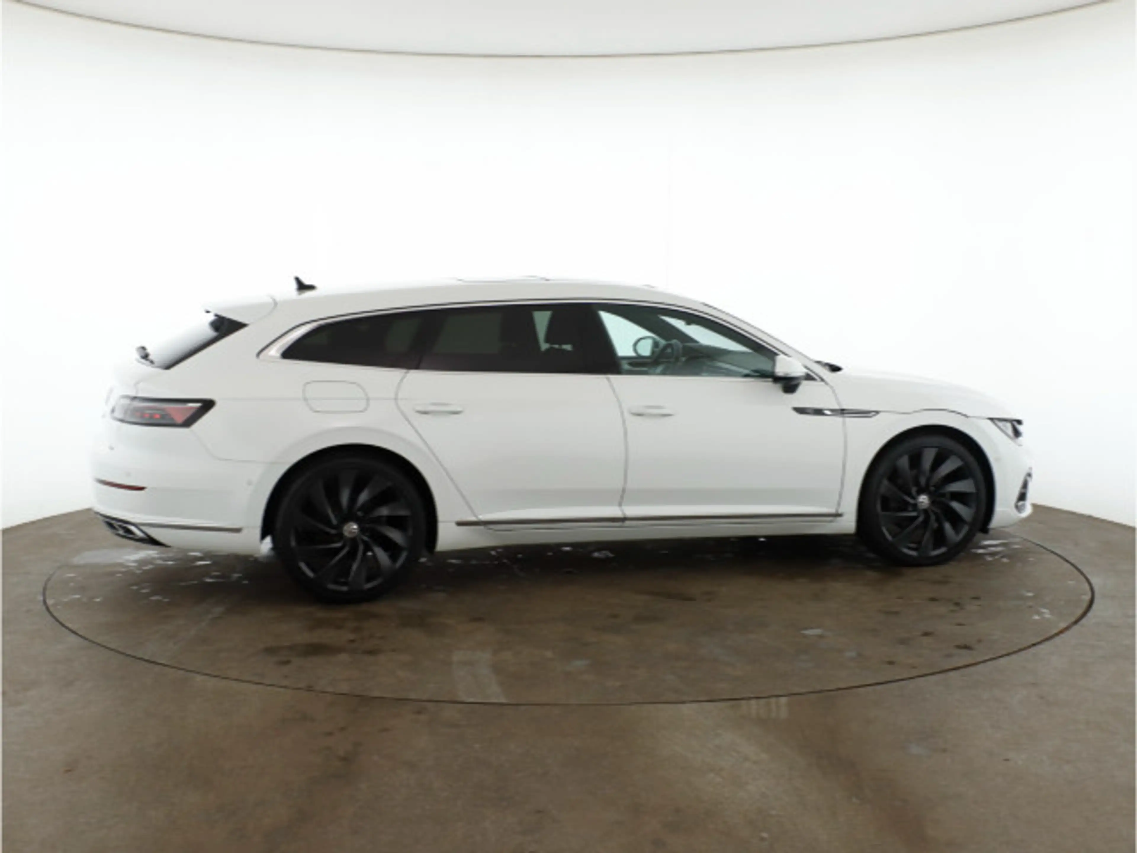 Volkswagen Arteon 2.0 TDI DSG R-Line Pano — photo 13