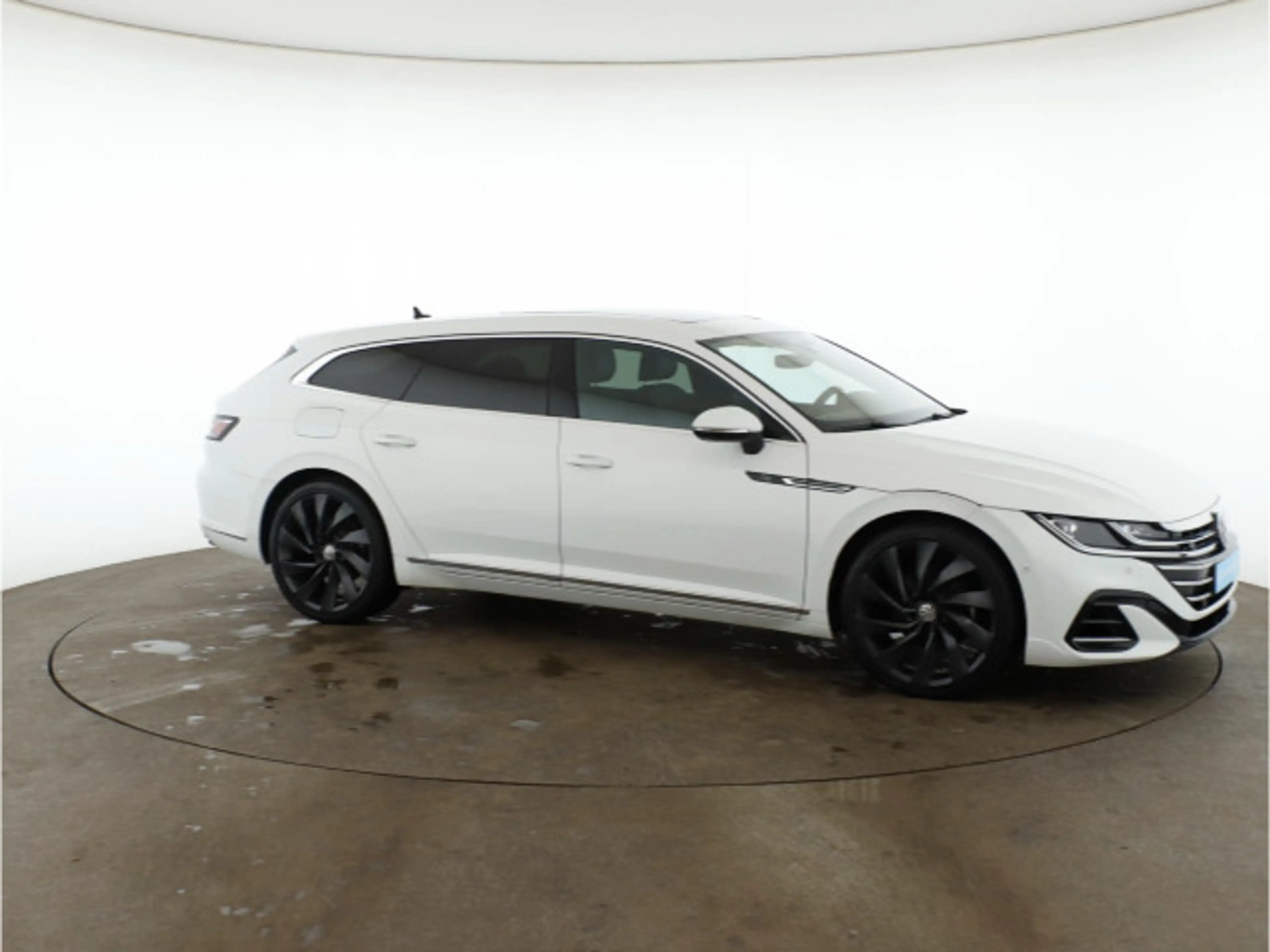 Volkswagen Arteon 2.0 TDI DSG R-Line Pano — photo 10