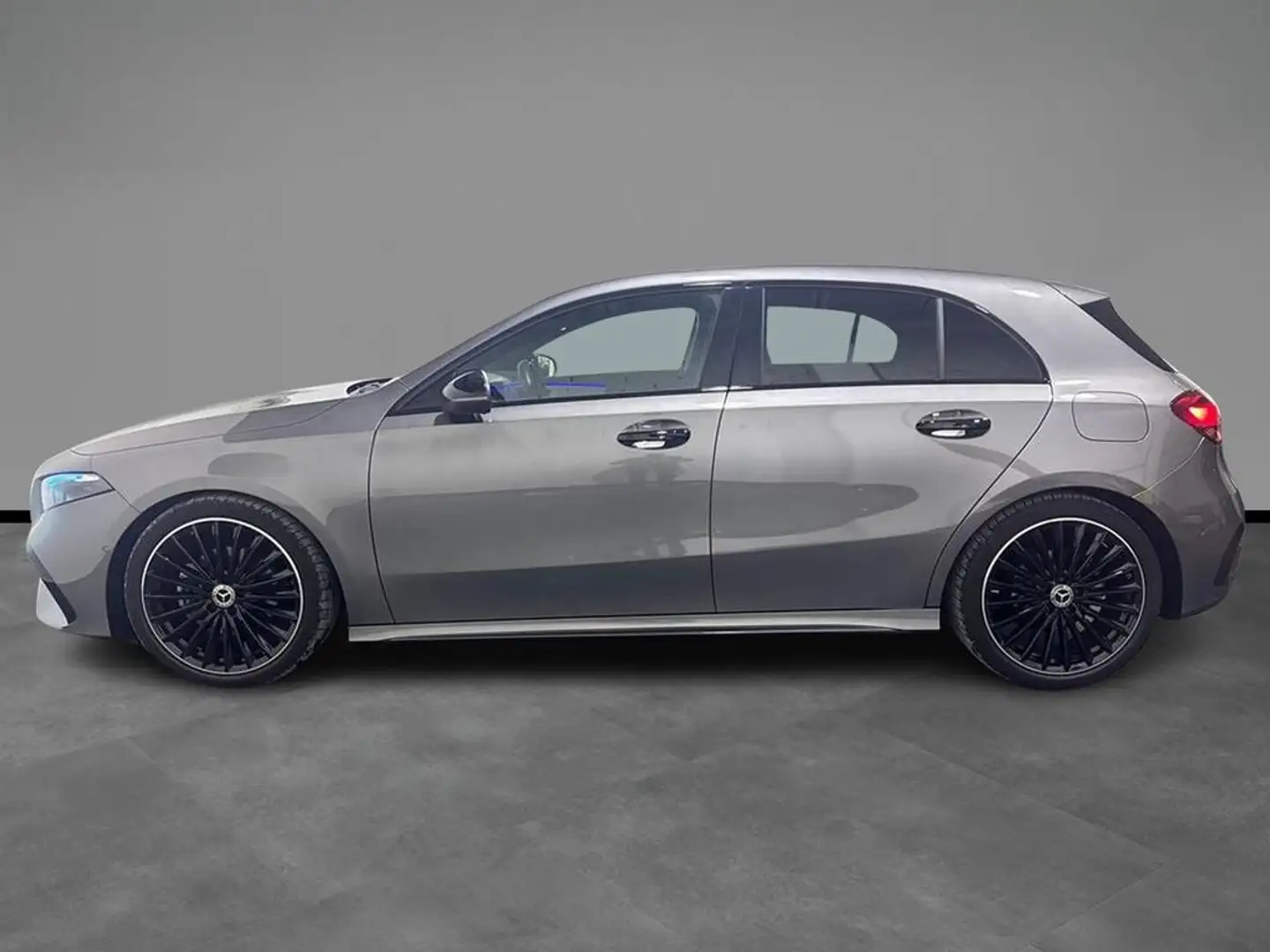 Mercedes-Benz A 180 d Premium Grau - 2