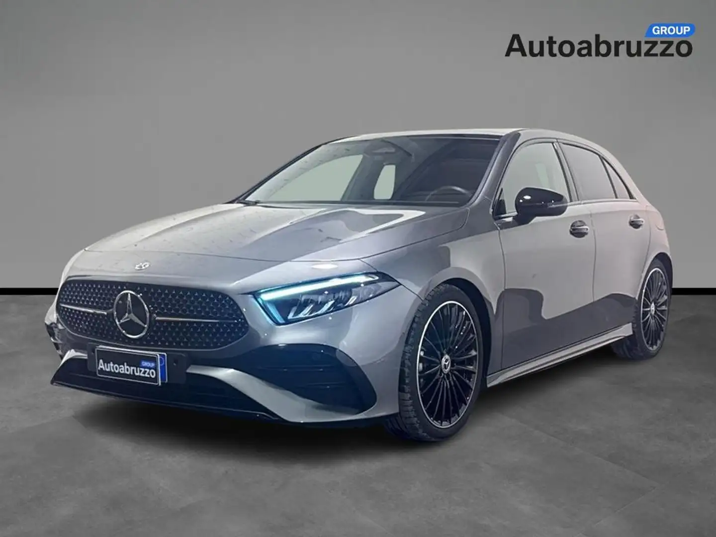 Mercedes-Benz A 180 d Premium Grau - 1